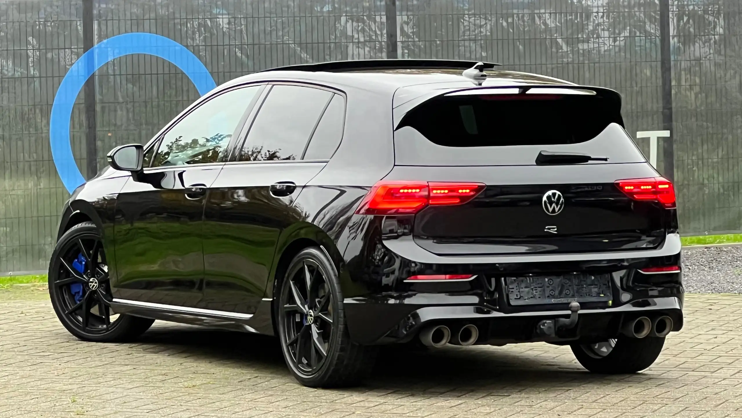 Volkswagen - Golf R