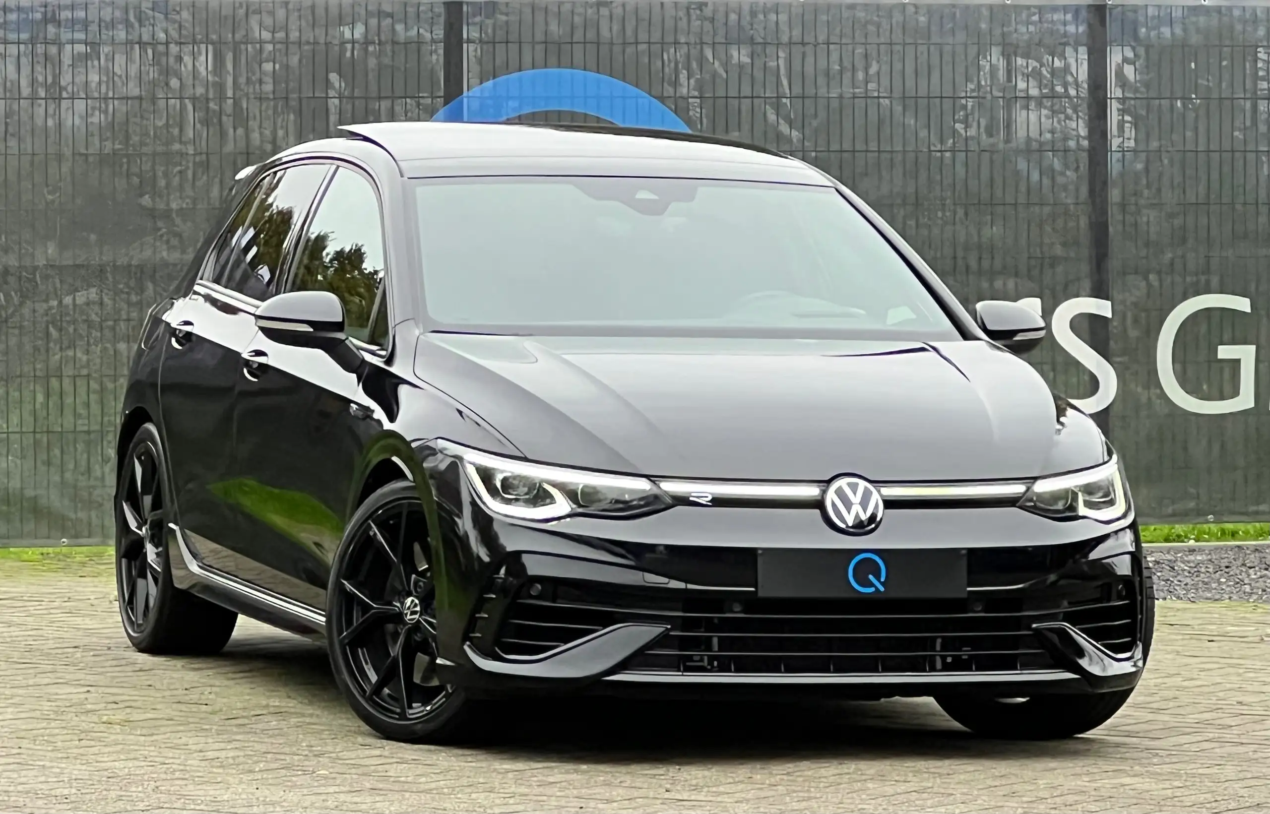 Volkswagen - Golf R