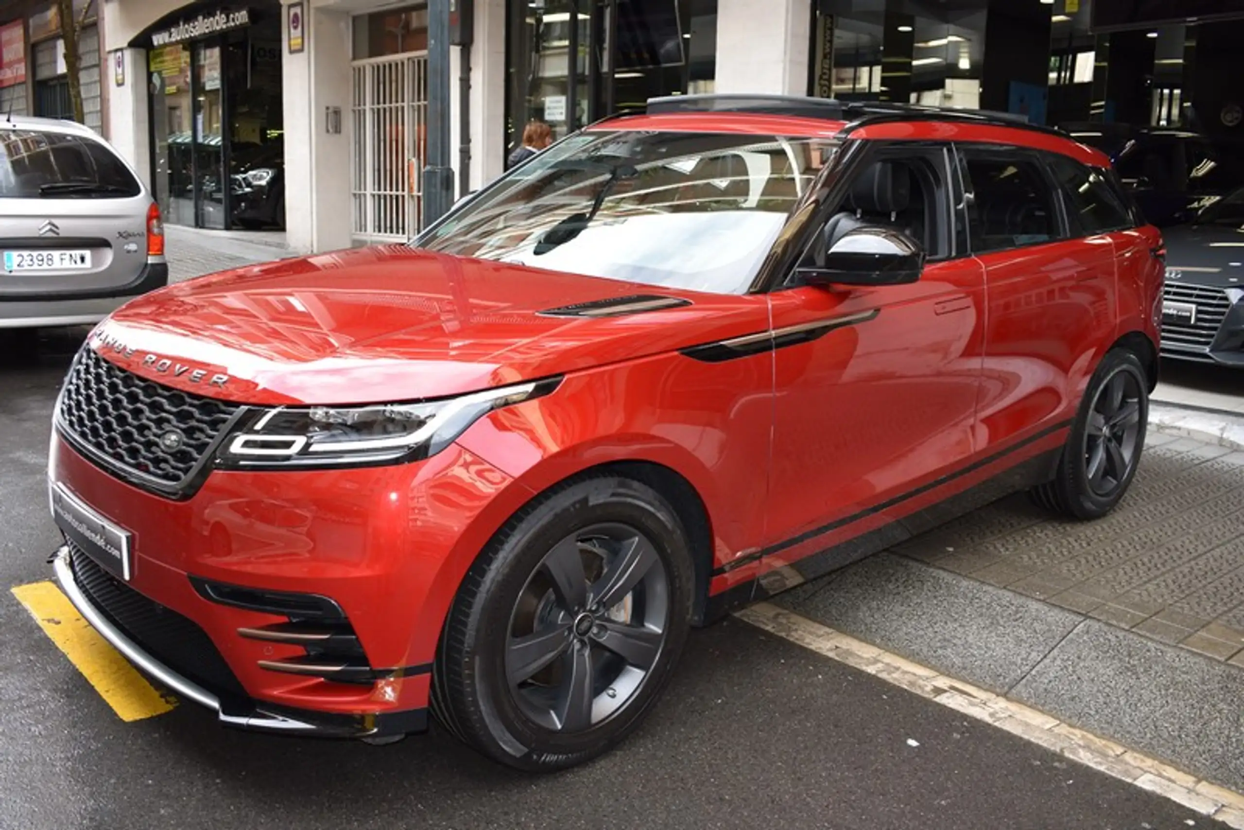 Land Rover - Range Rover Velar