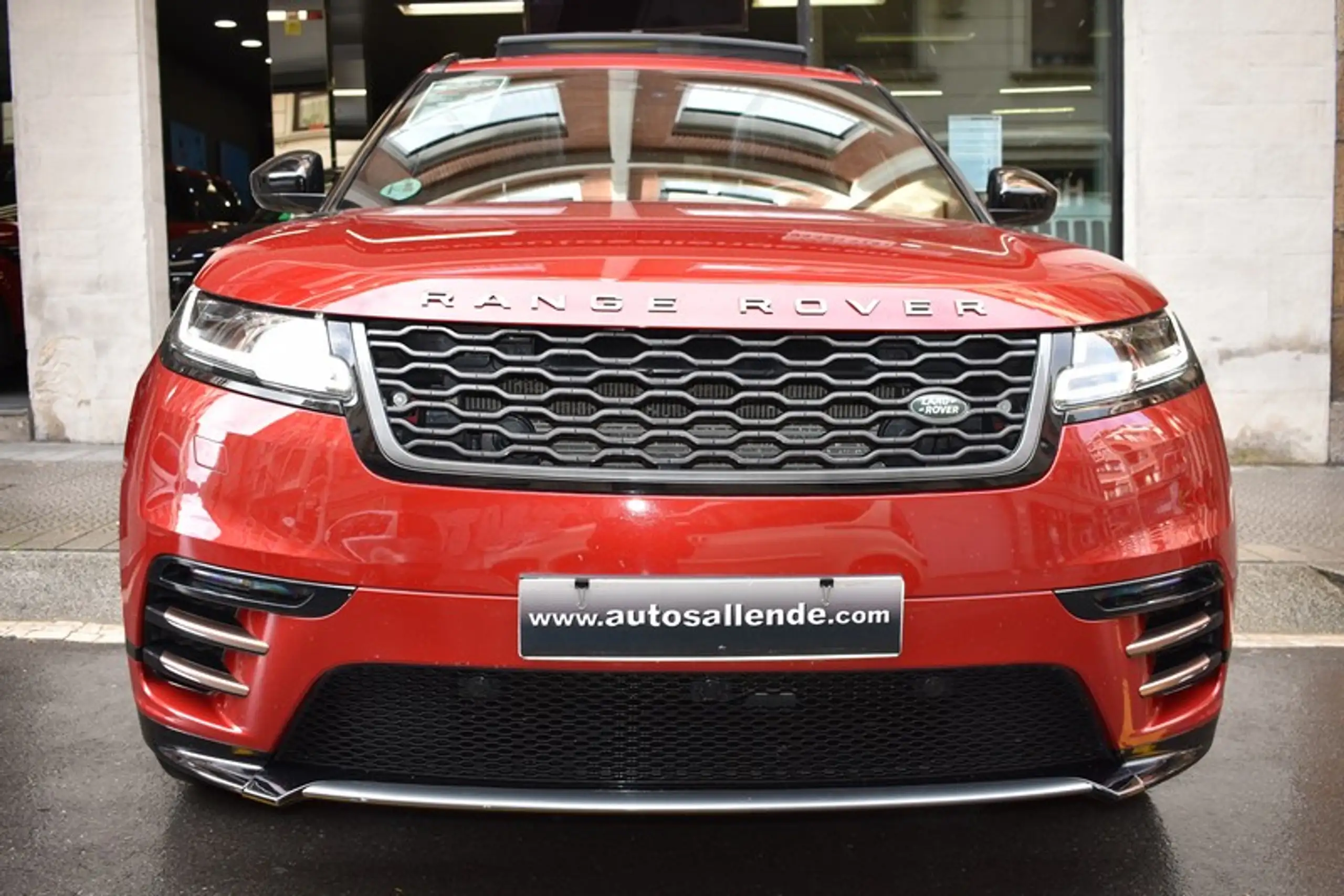 Land Rover - Range Rover Velar