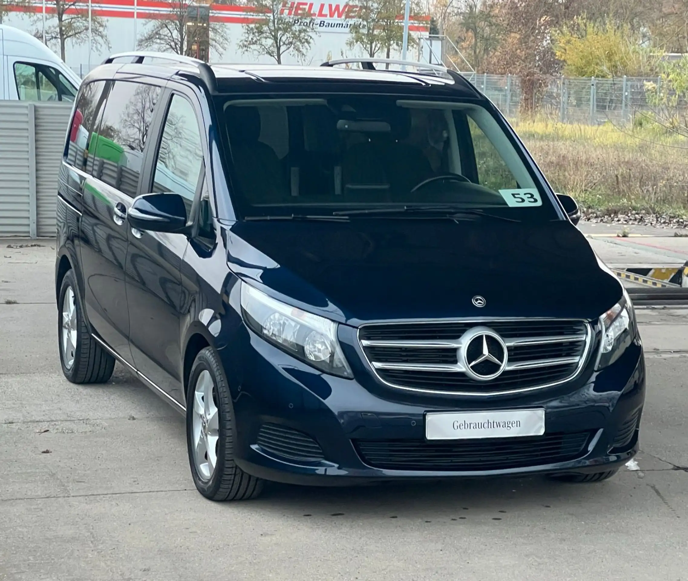 Mercedes-Benz - V 220