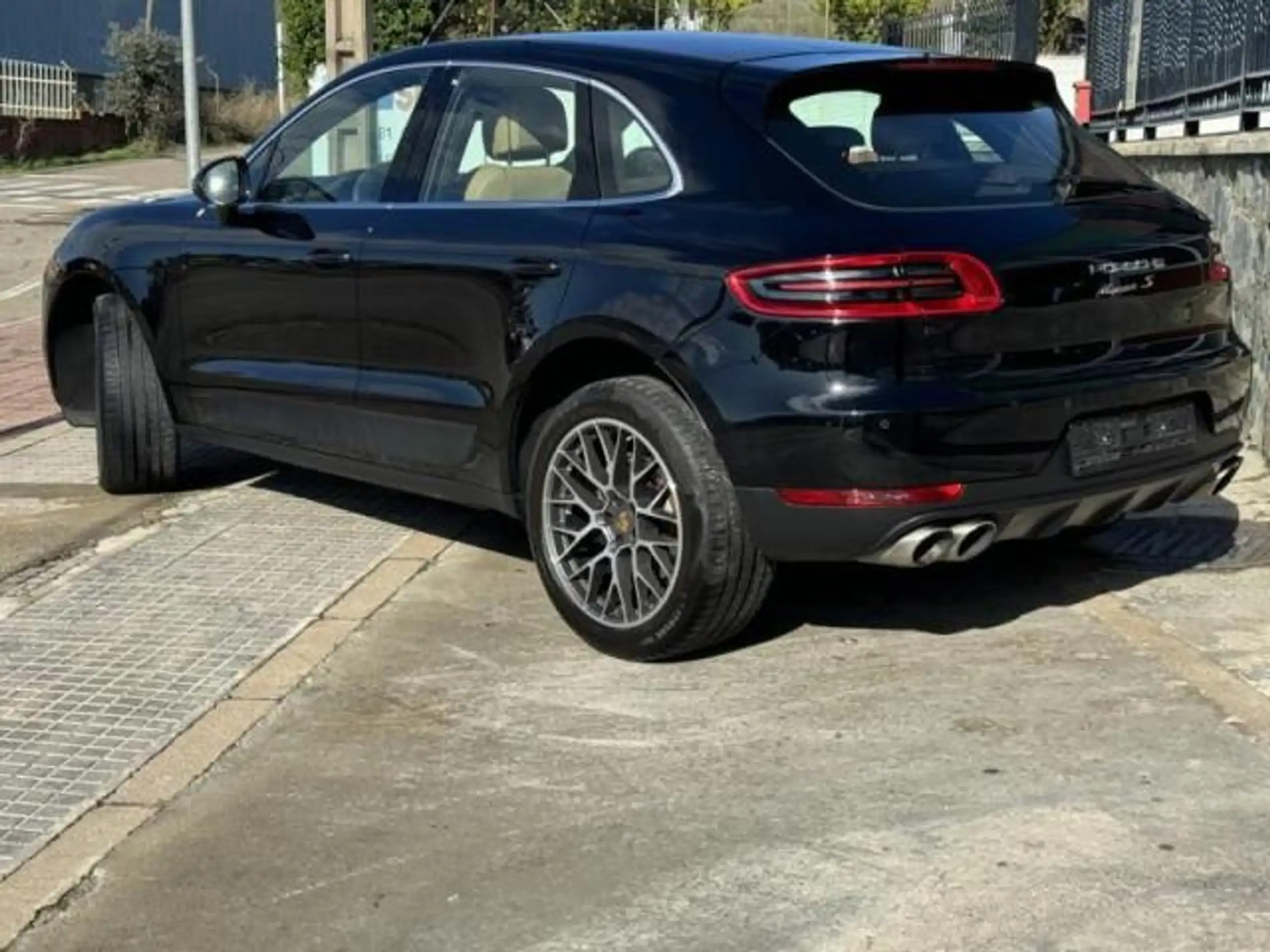 Porsche - Macan