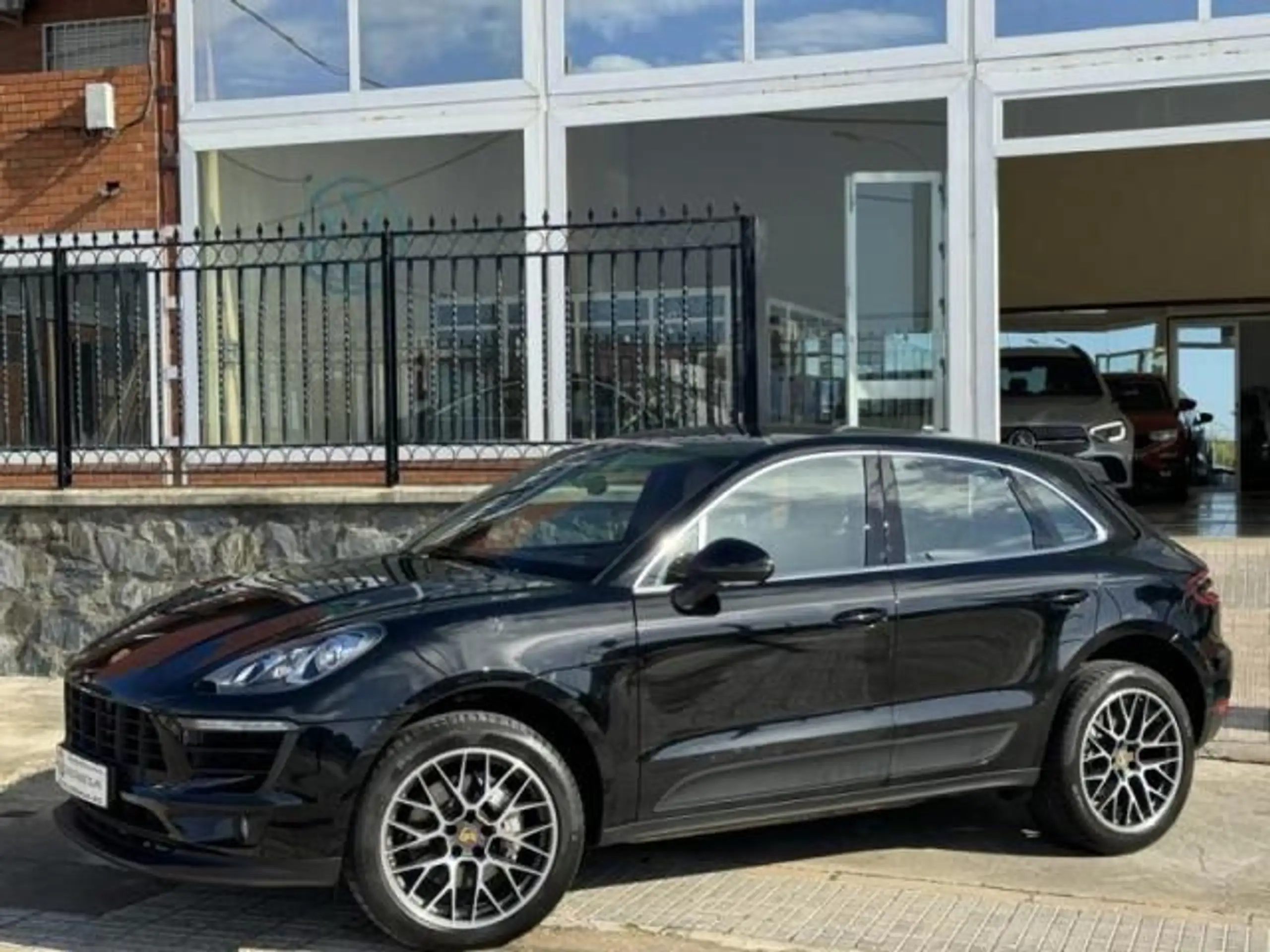 Porsche - Macan