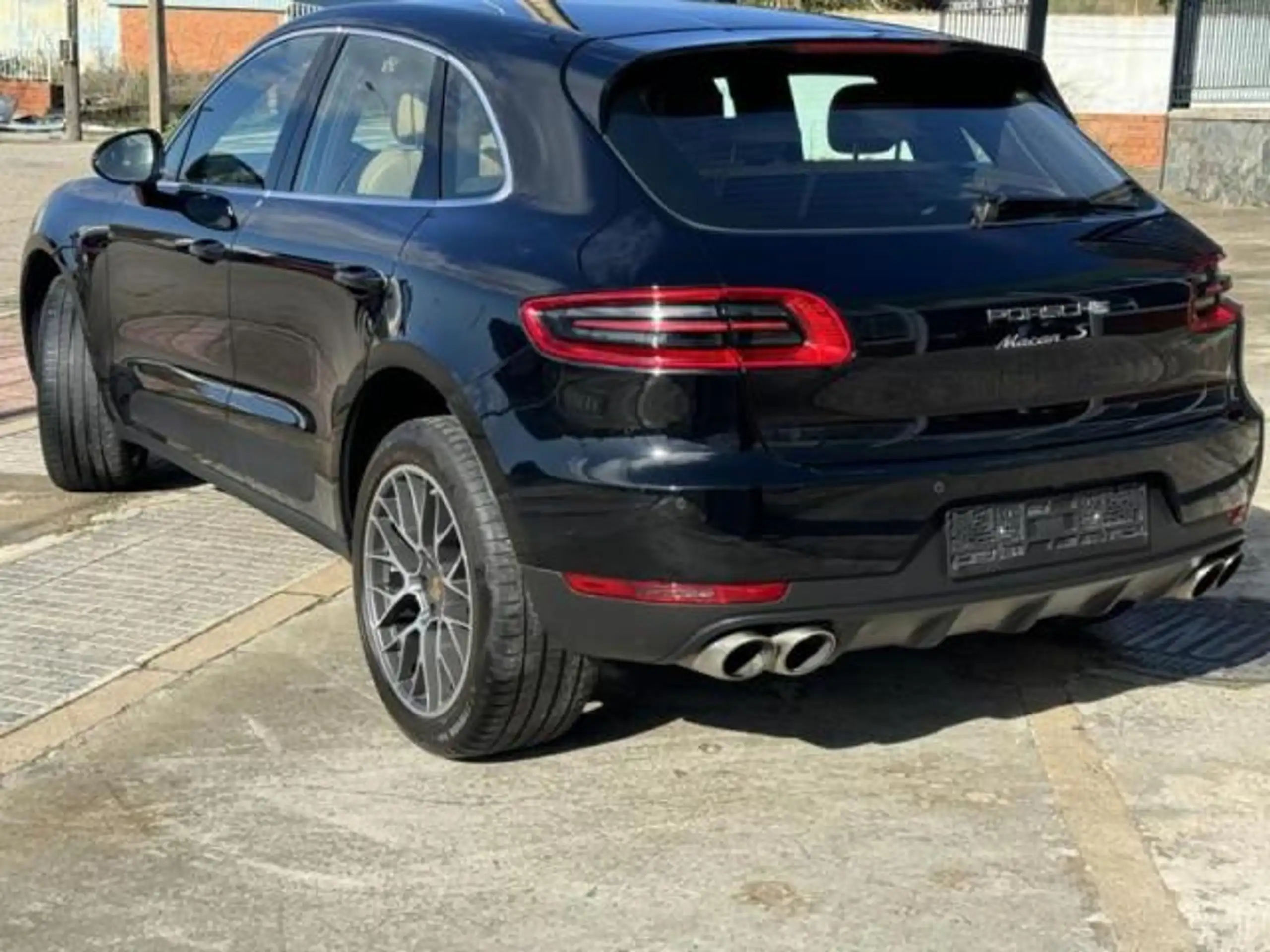 Porsche - Macan