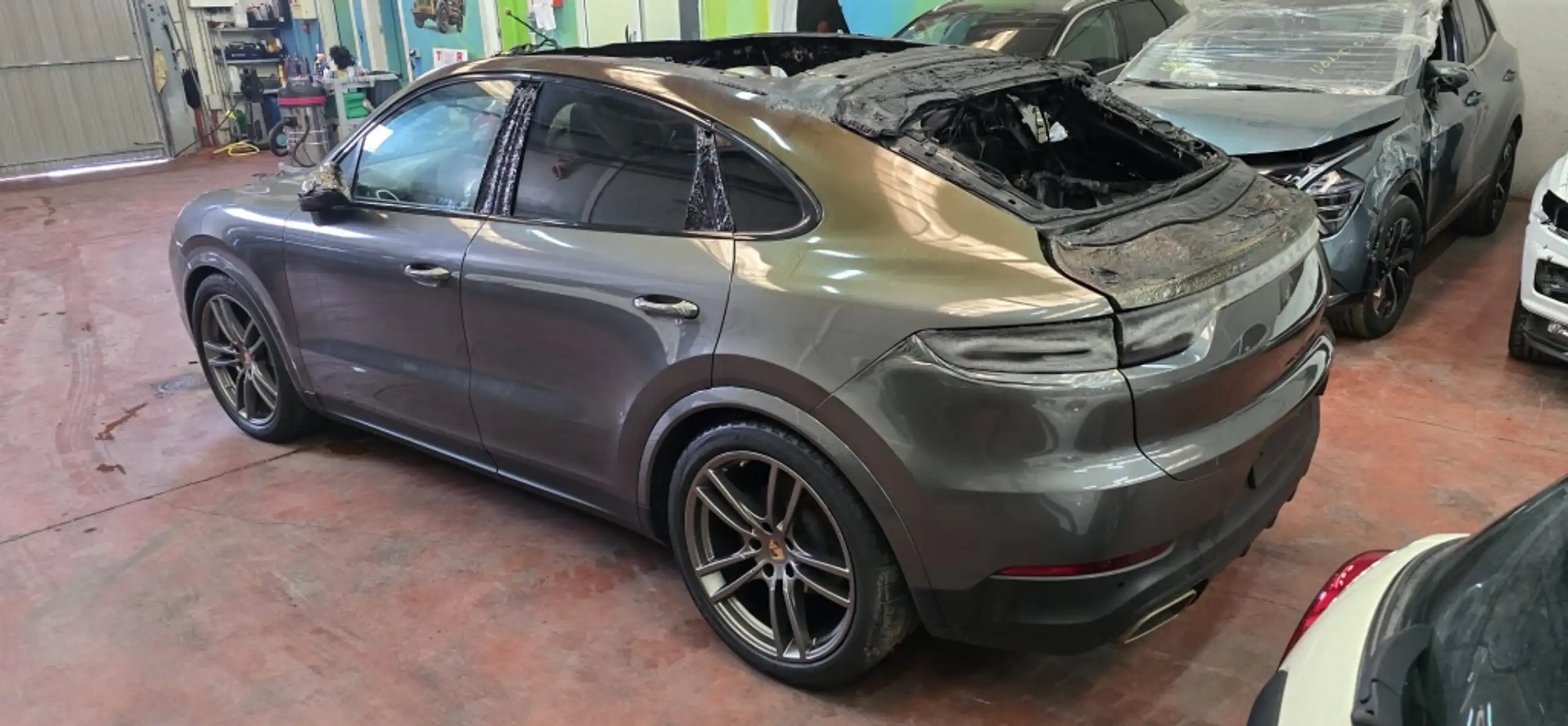 Porsche - Cayenne