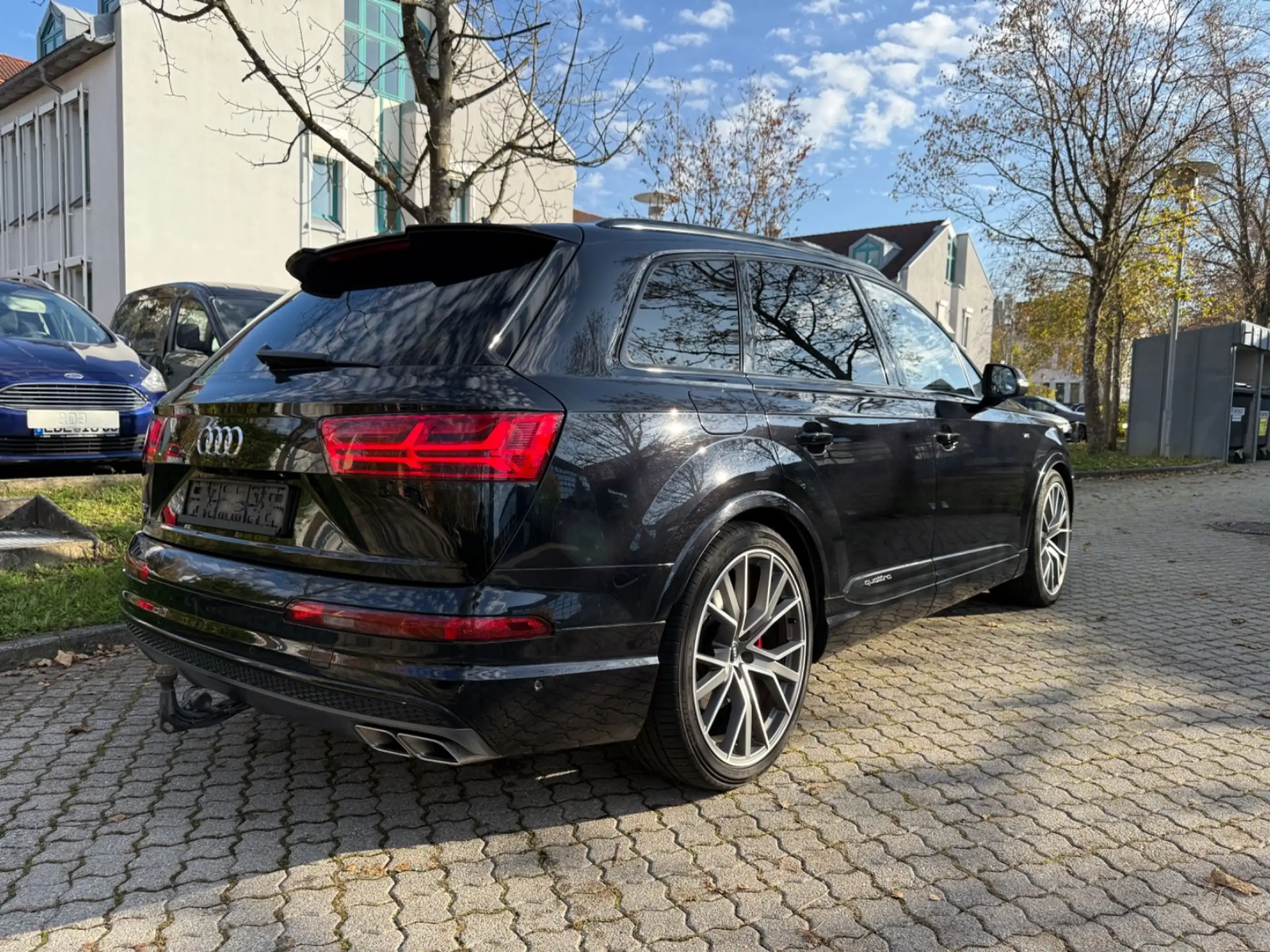 Audi - SQ7