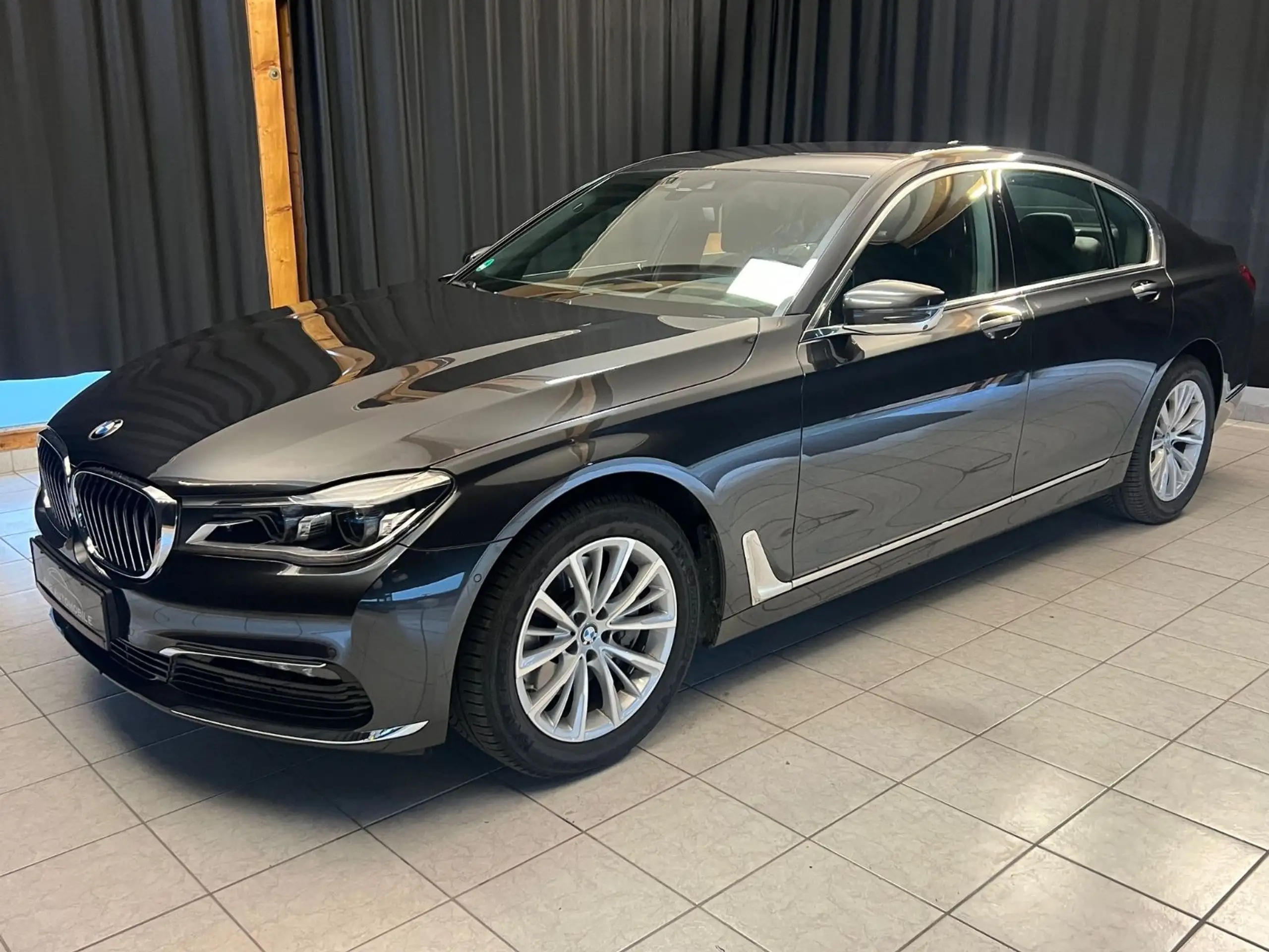 BMW 740 2019