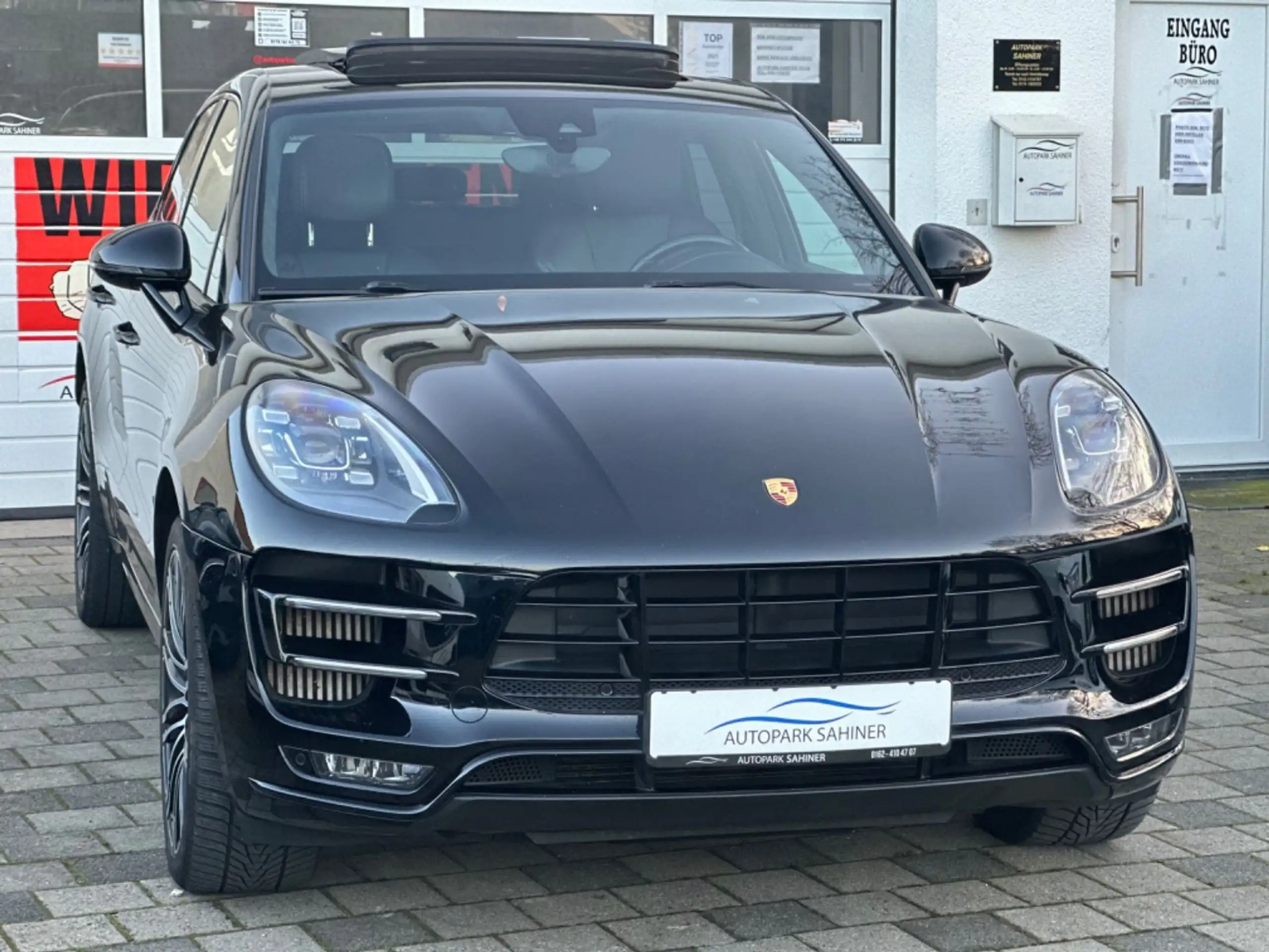 Porsche - Macan