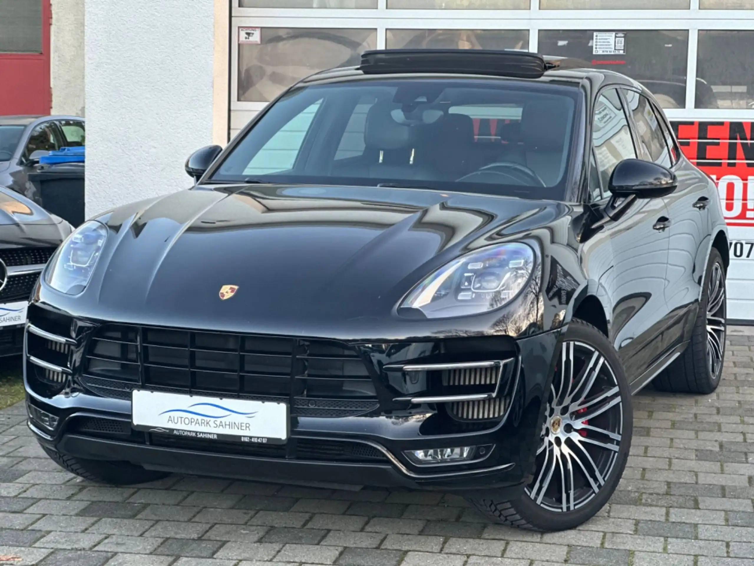 Porsche - Macan