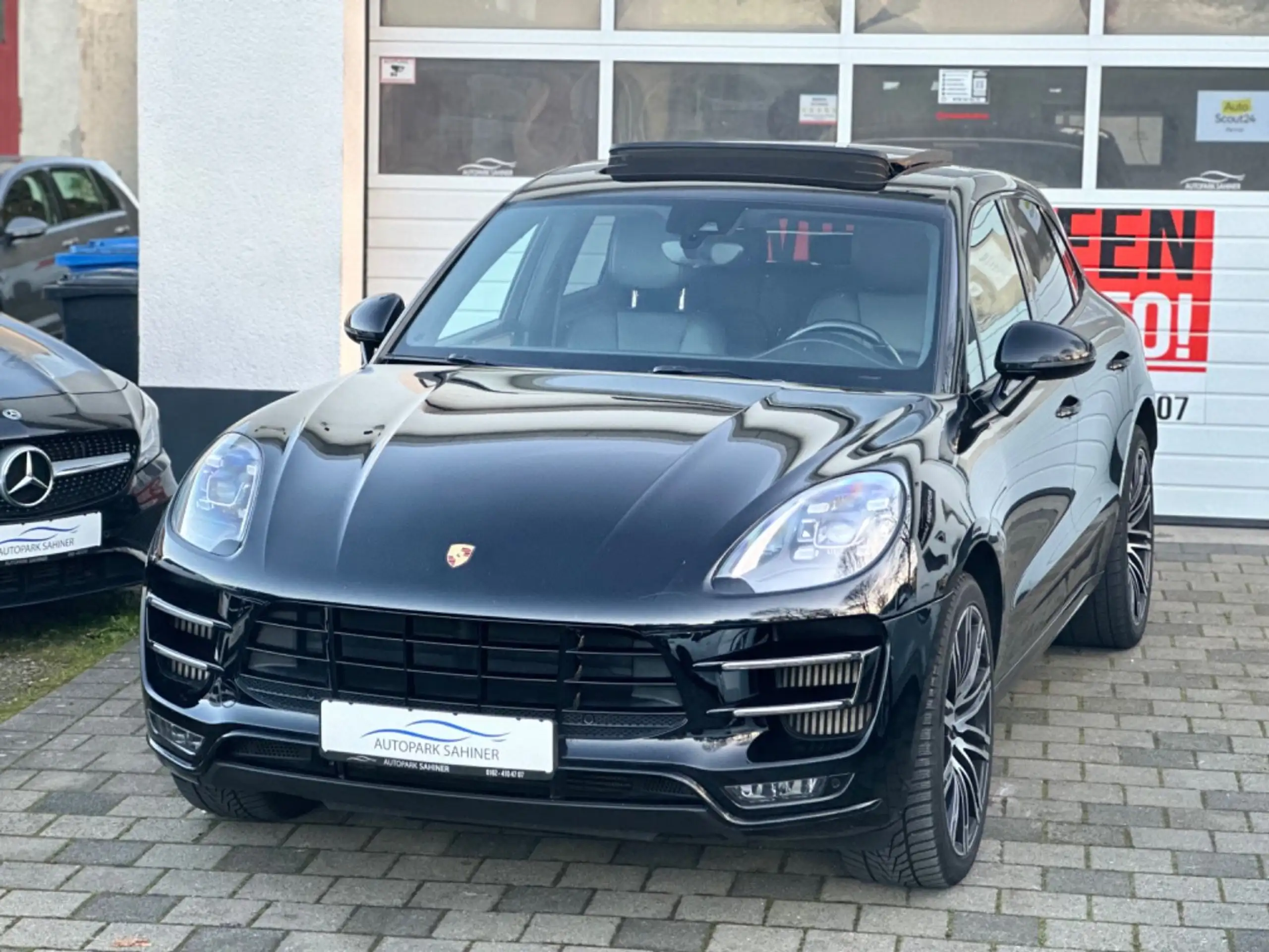 Porsche - Macan