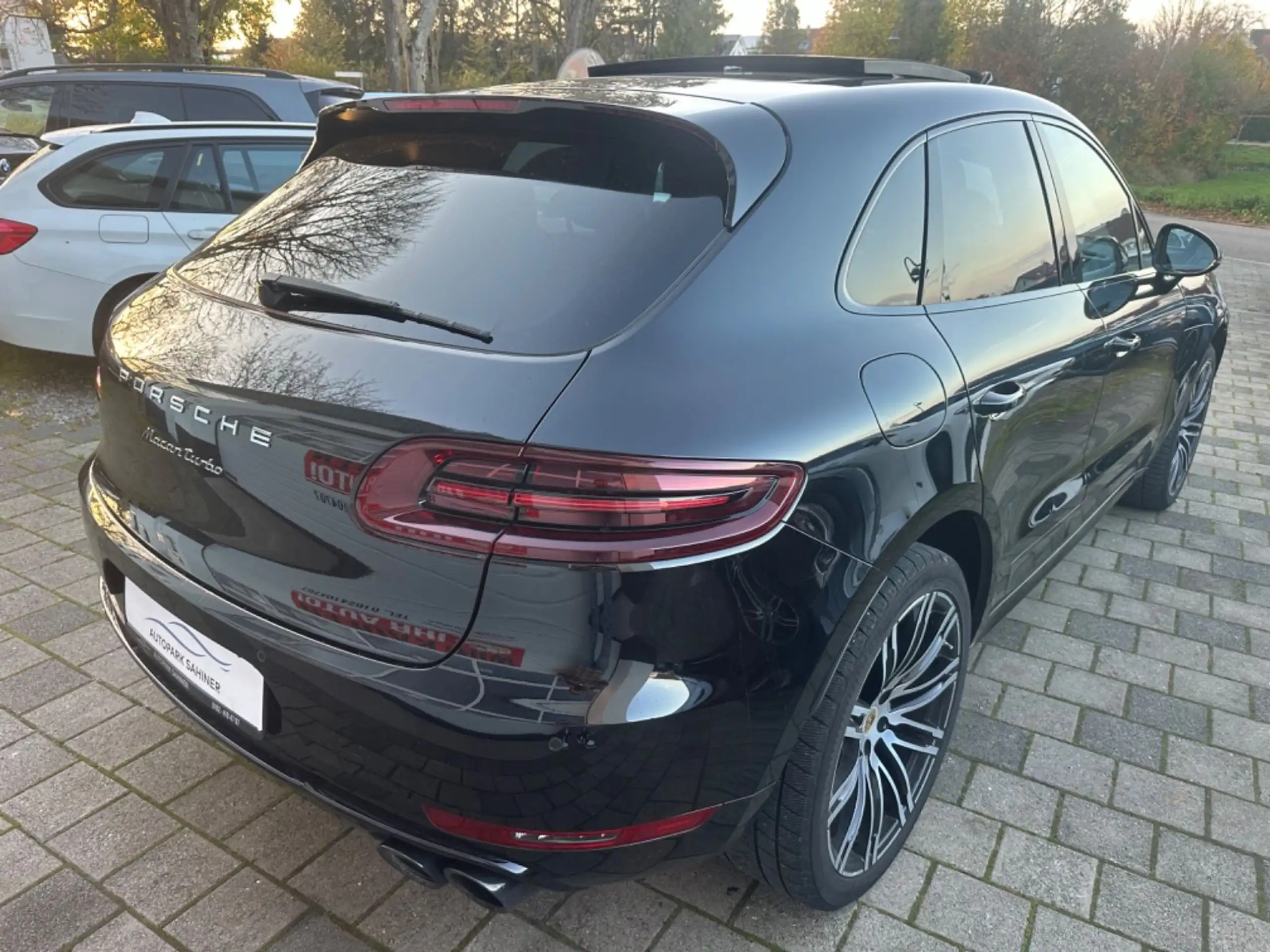 Porsche - Macan