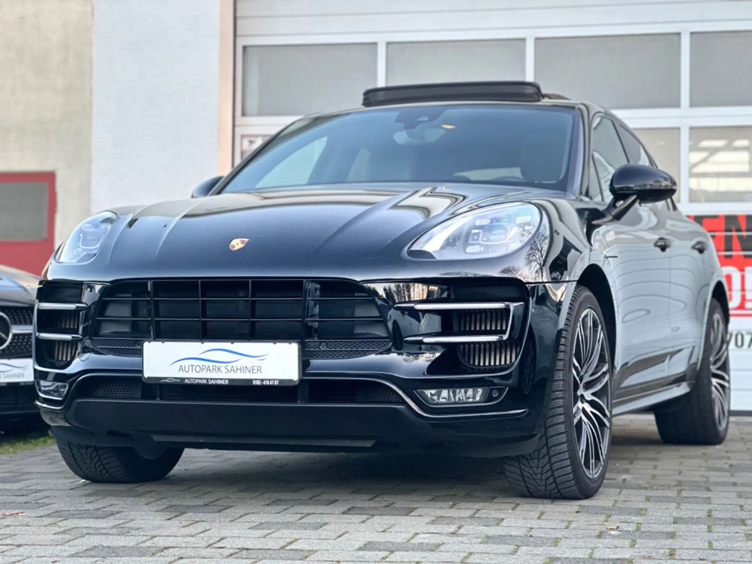 Porsche - Macan