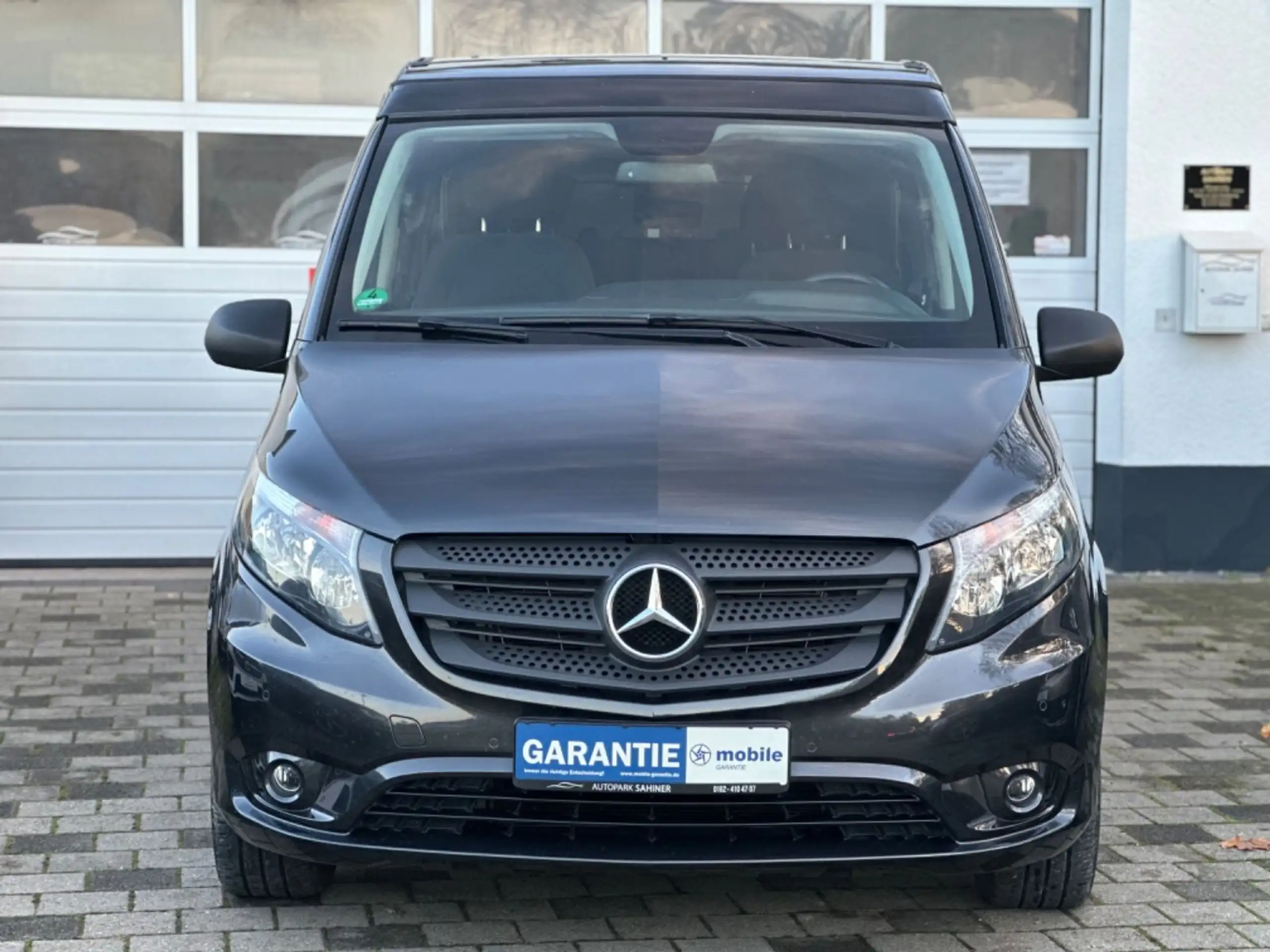 Mercedes-Benz - V 250