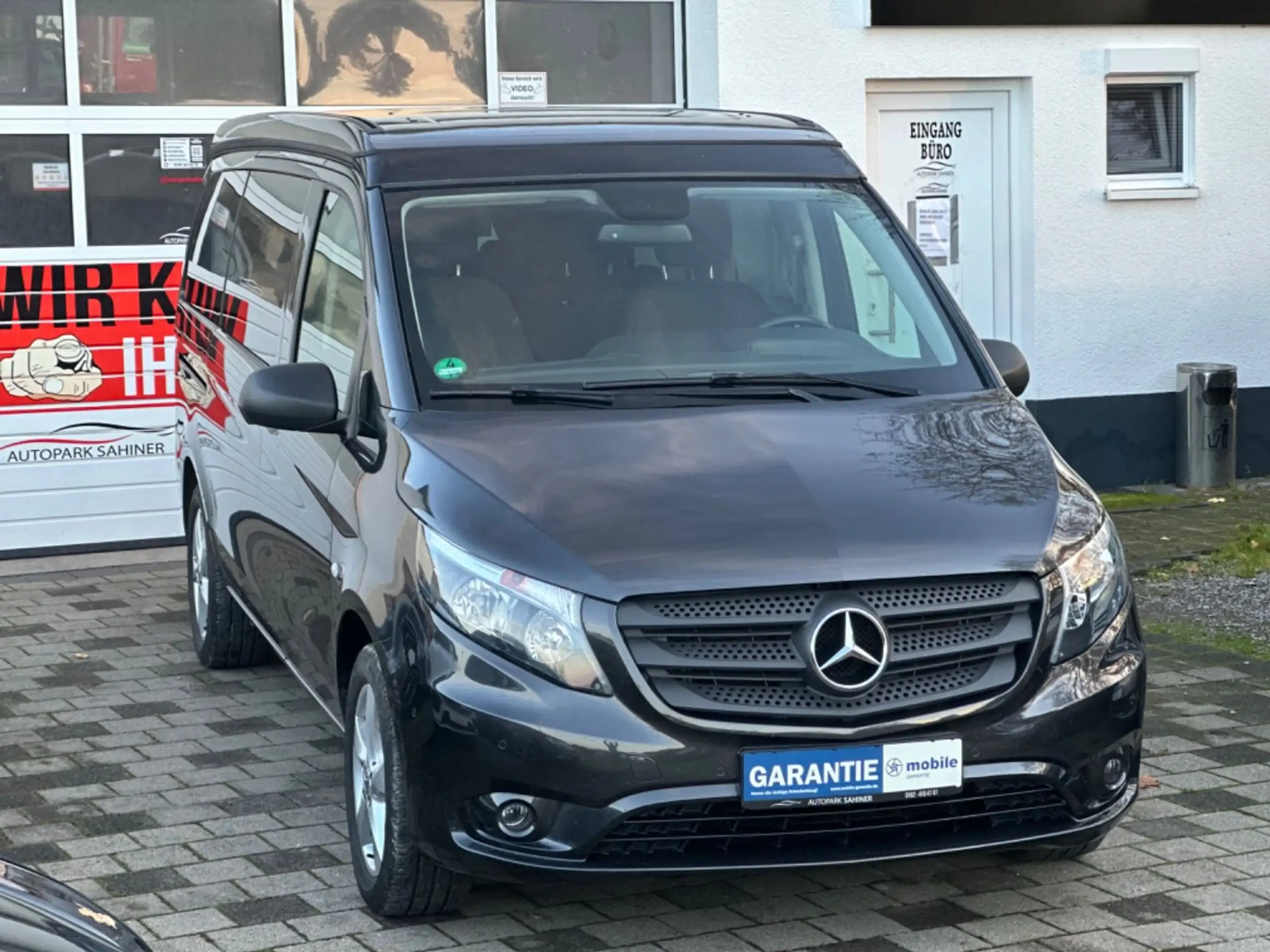 Mercedes-Benz - V 250