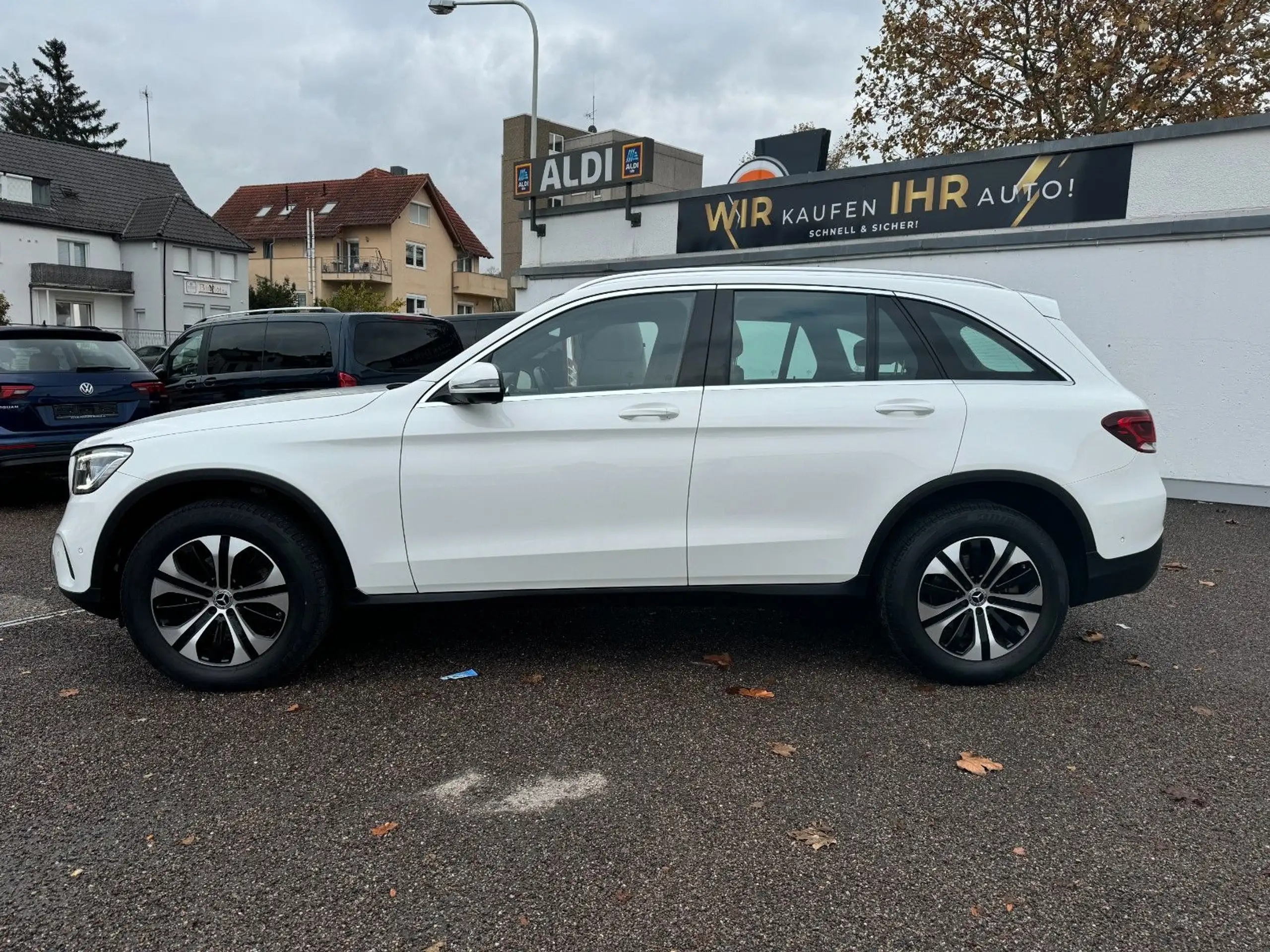 Mercedes-Benz - GLC 220