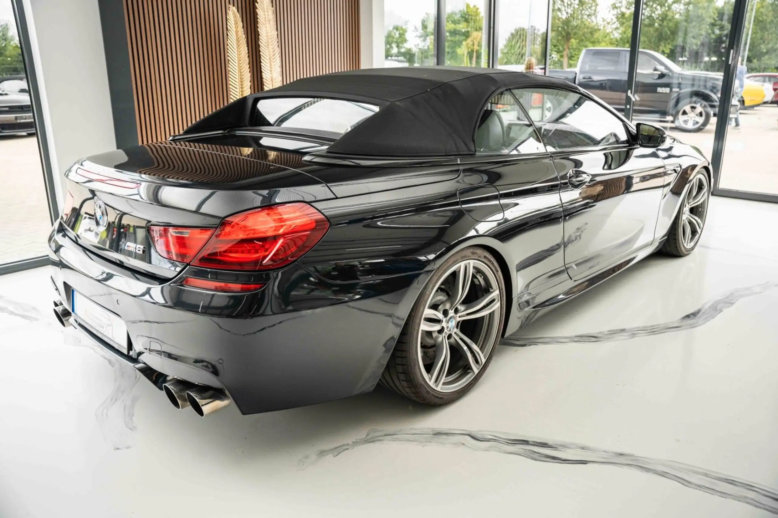 BMW - M6