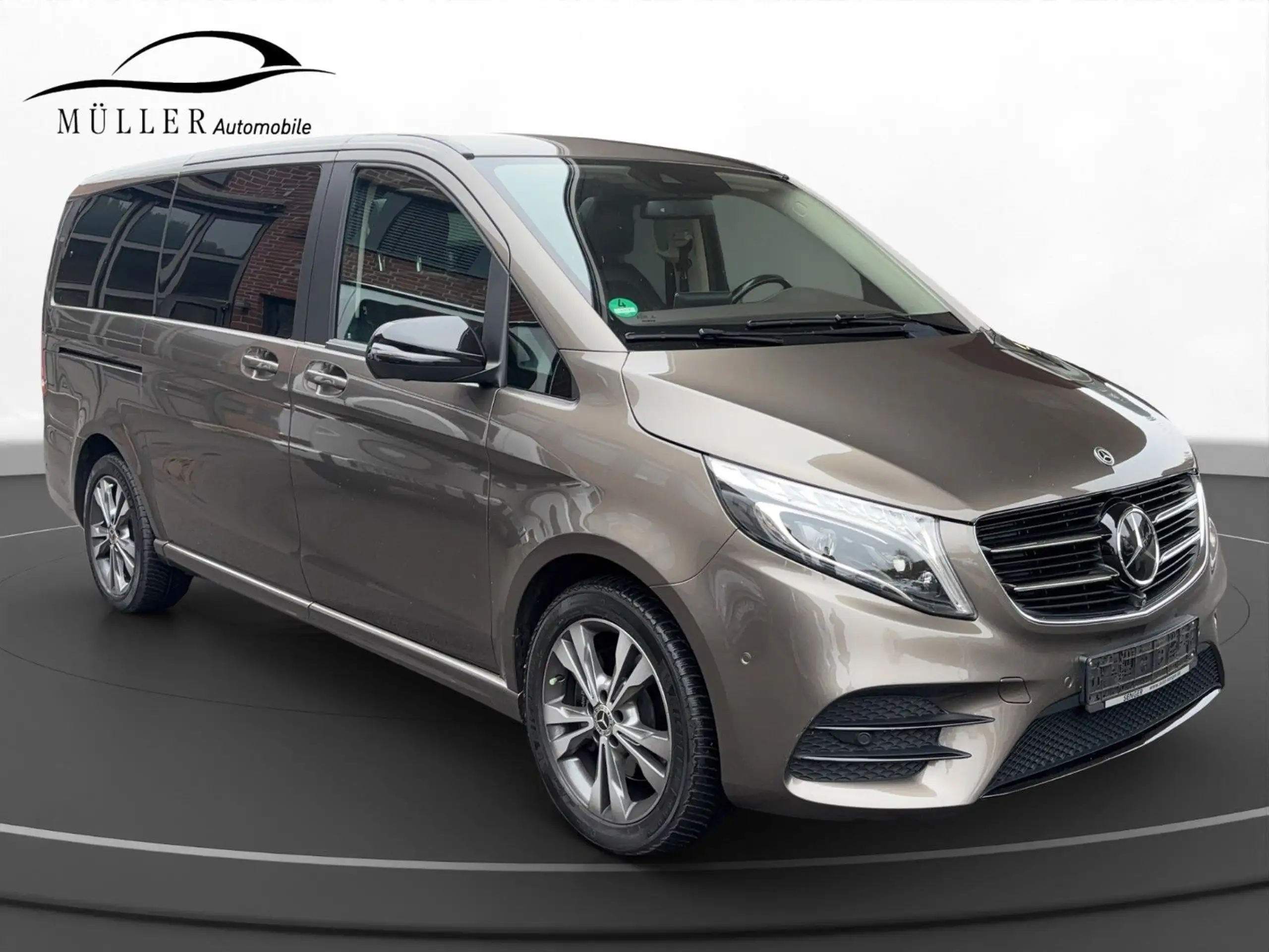 Mercedes-Benz - V 250