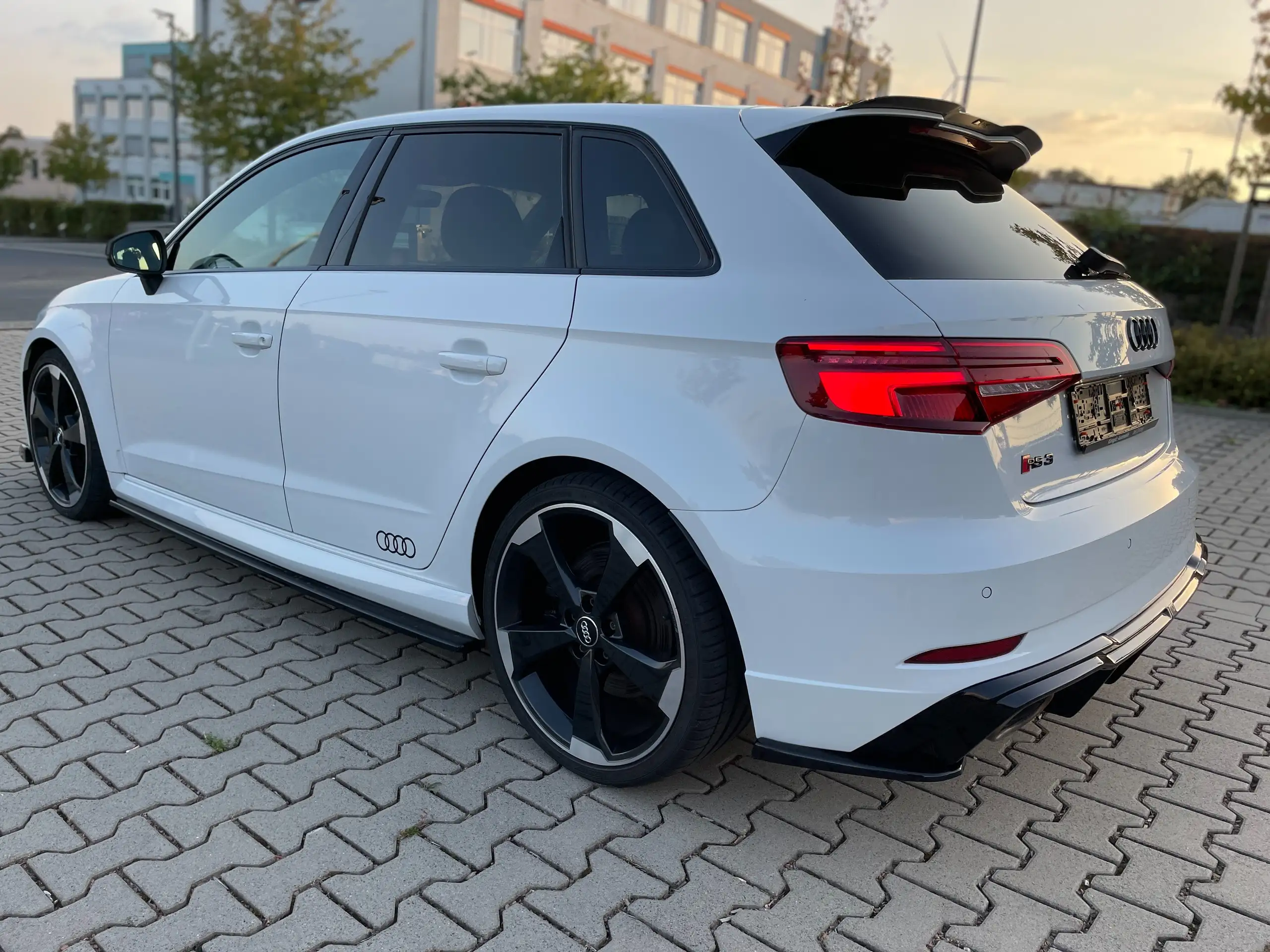 Audi - RS3