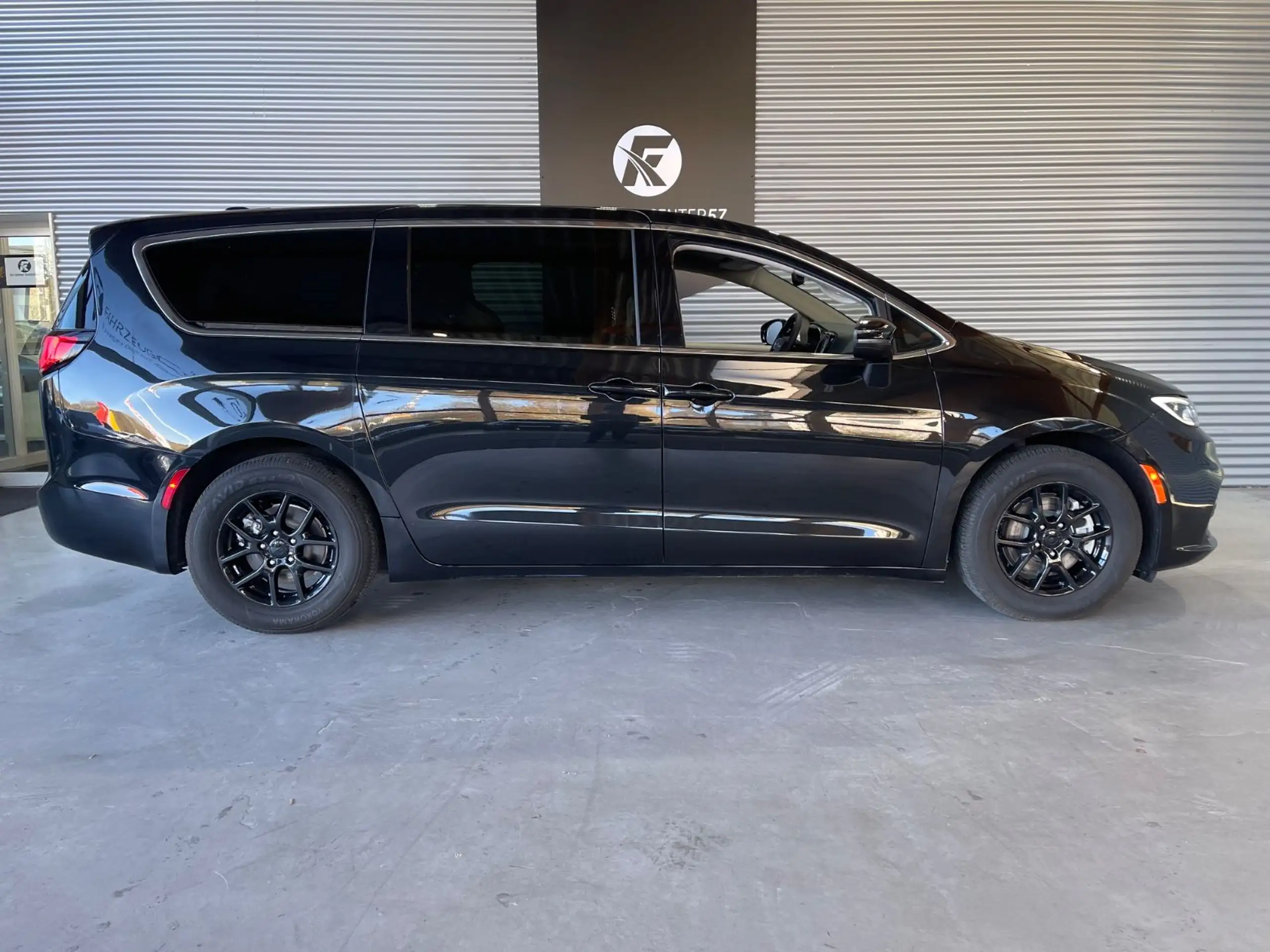 Chrysler - Pacifica