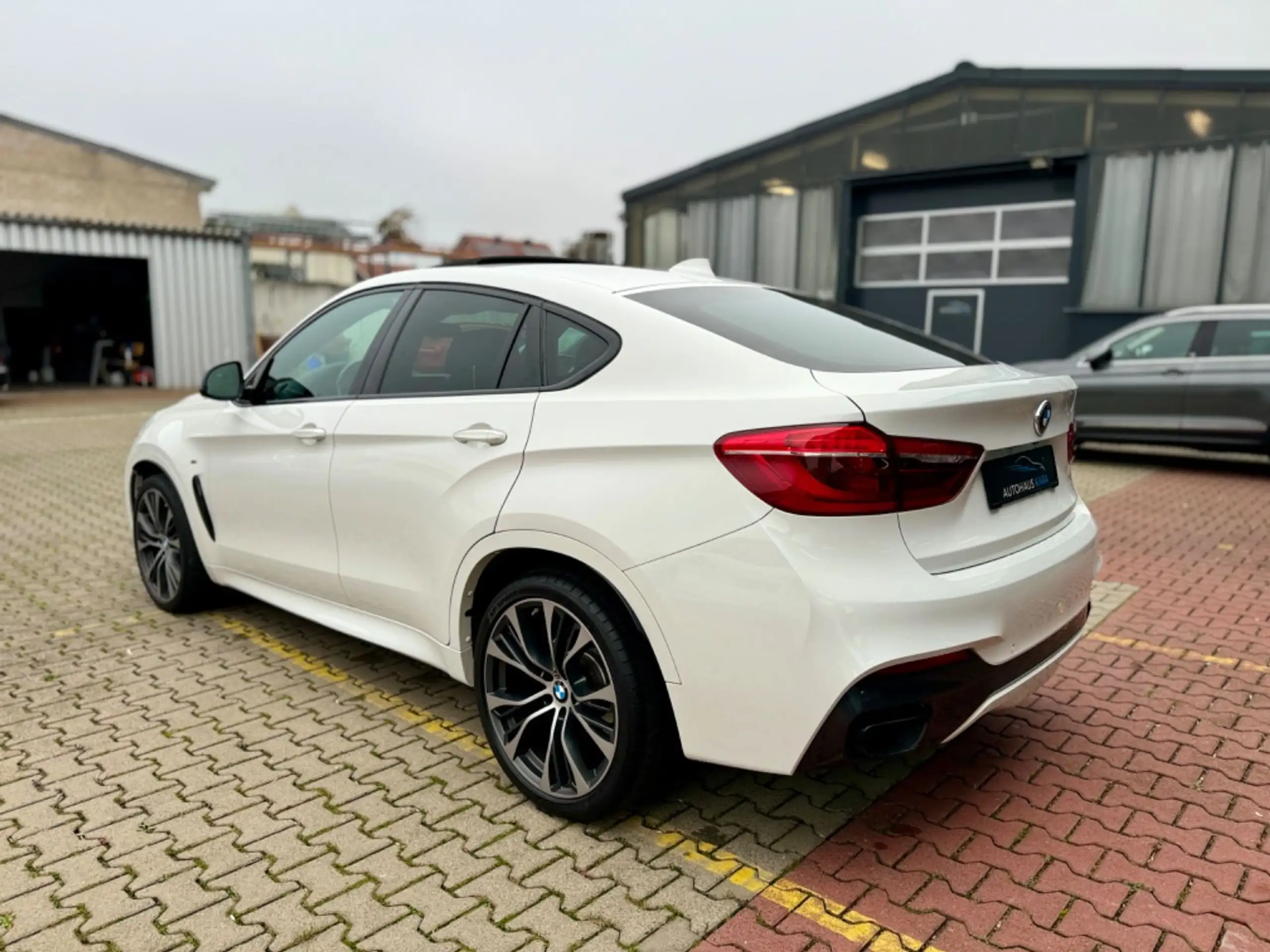 BMW - X6 M