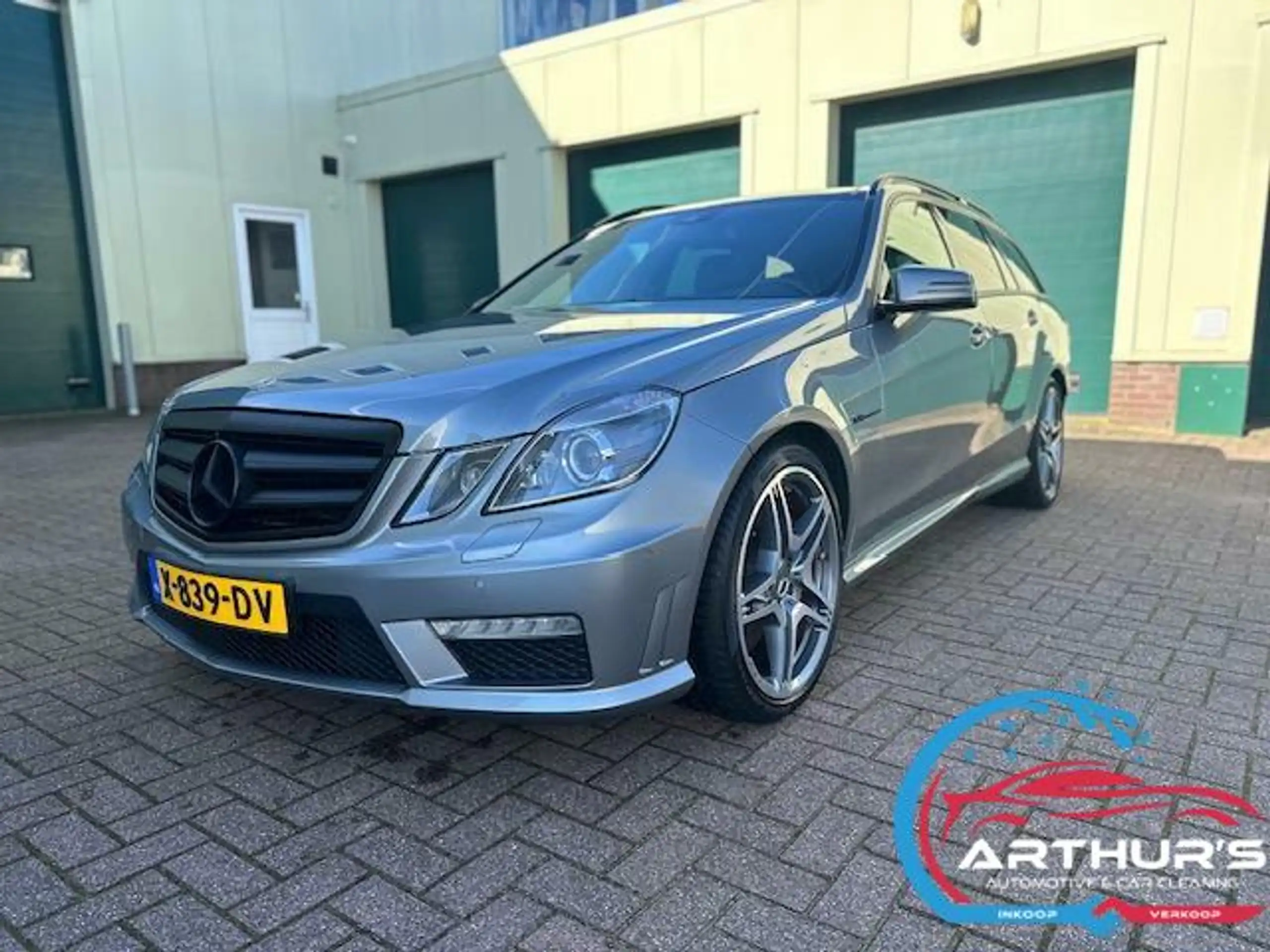 Mercedes-Benz E 63 AMG 2011