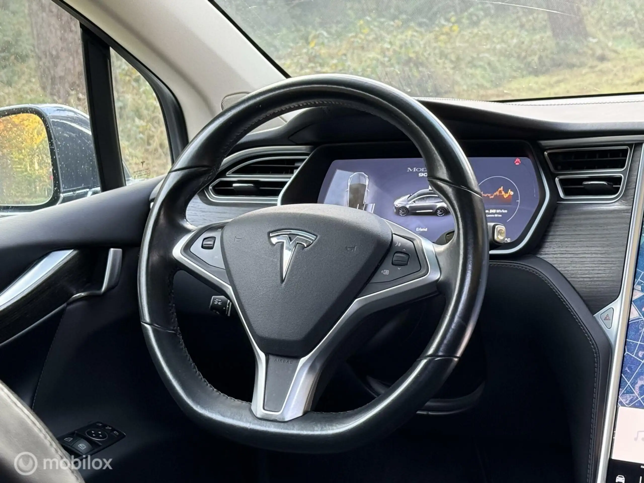 Tesla - Model X