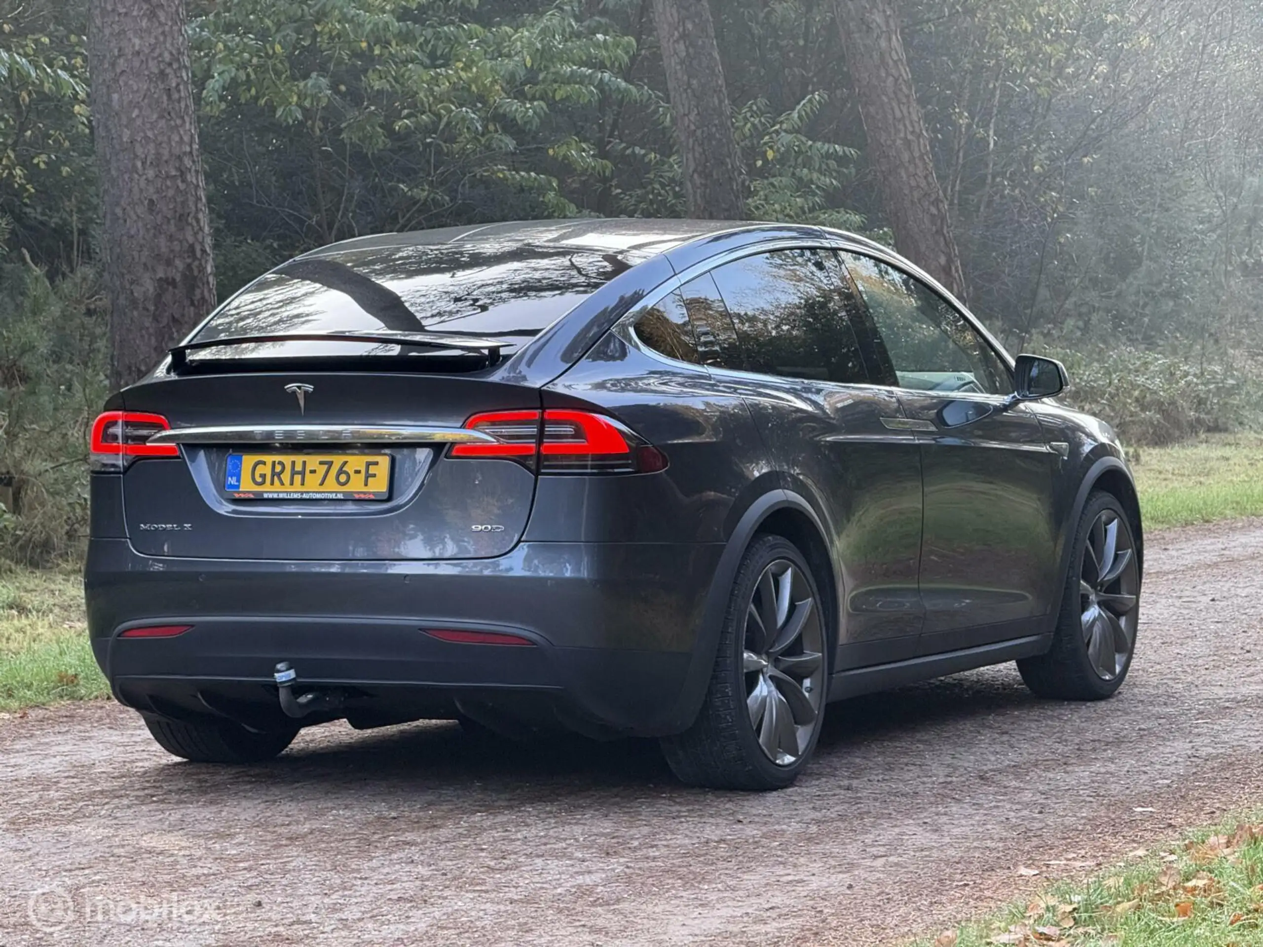 Tesla - Model X