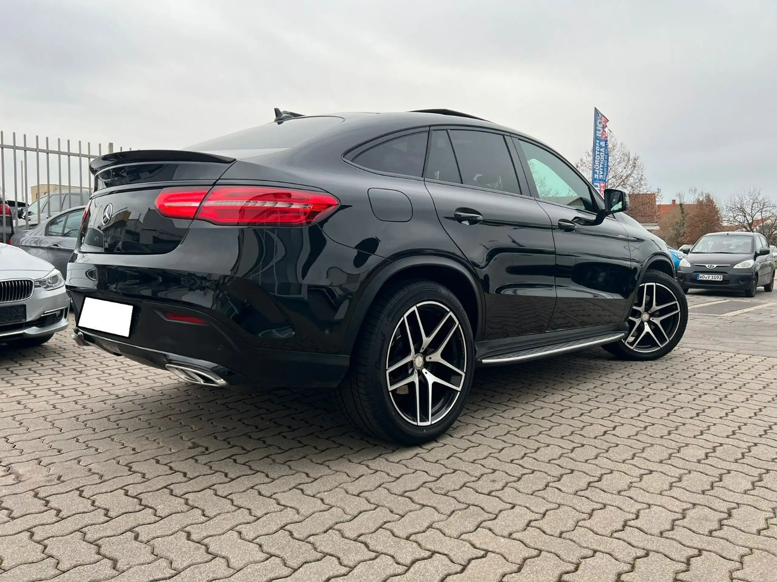 Mercedes-Benz - GLE 350