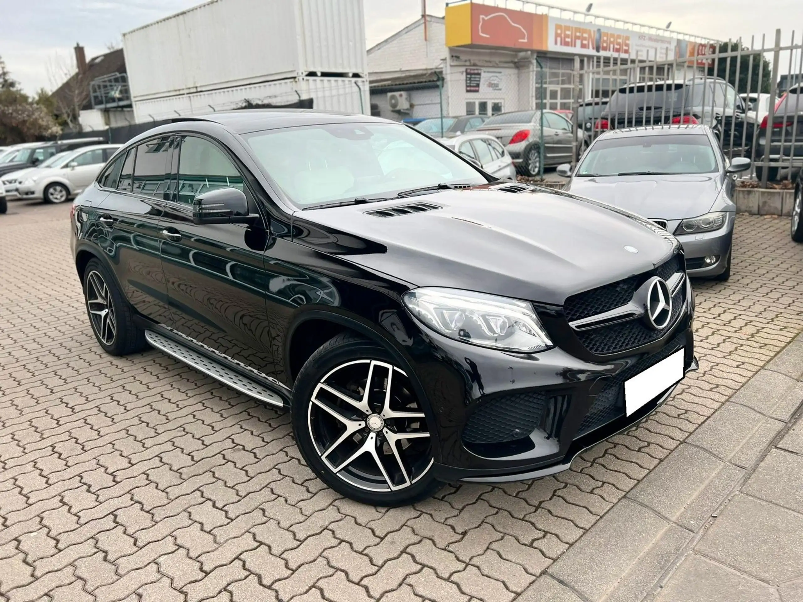 Mercedes-Benz - GLE 350