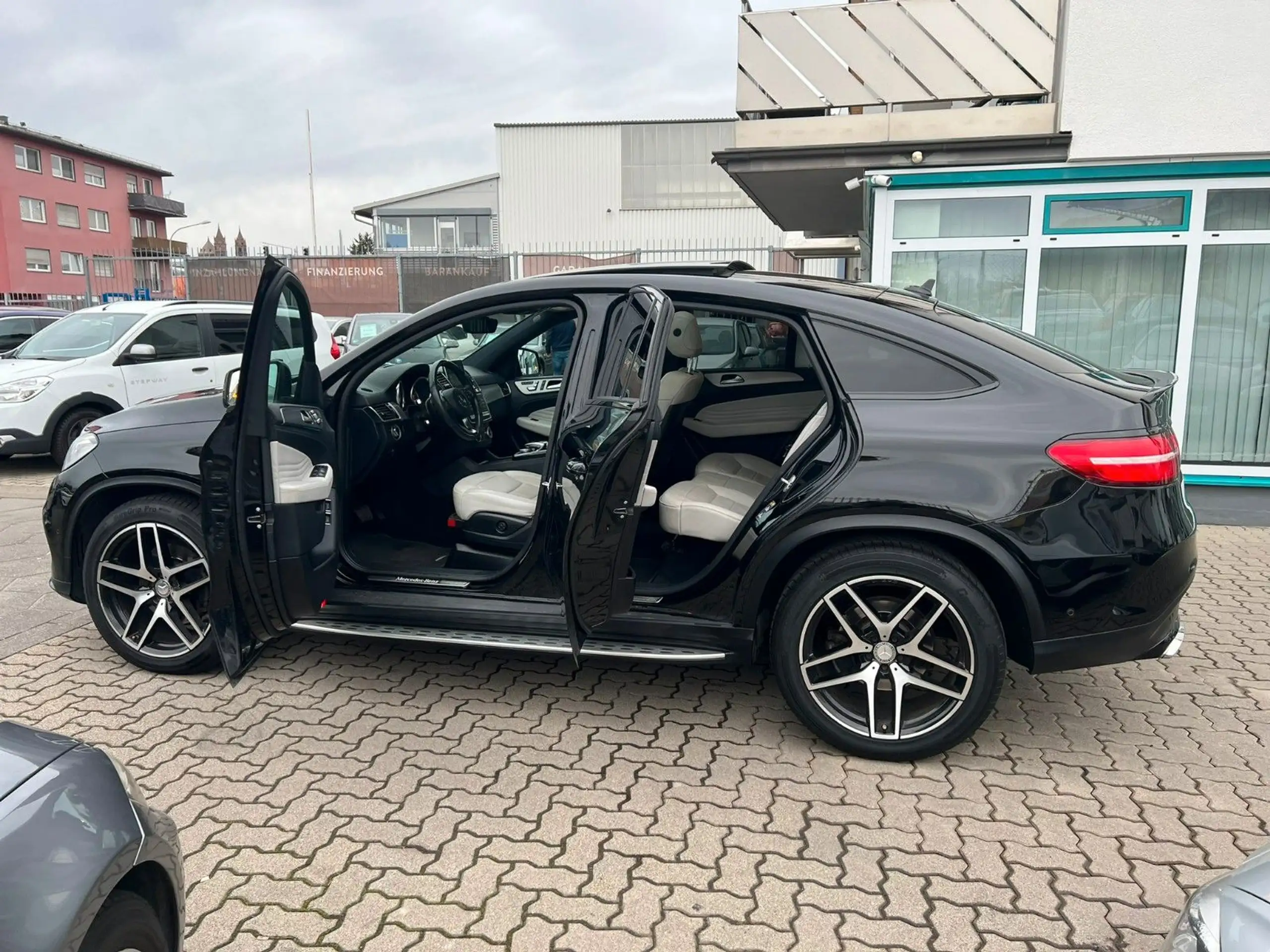 Mercedes-Benz - GLE 350