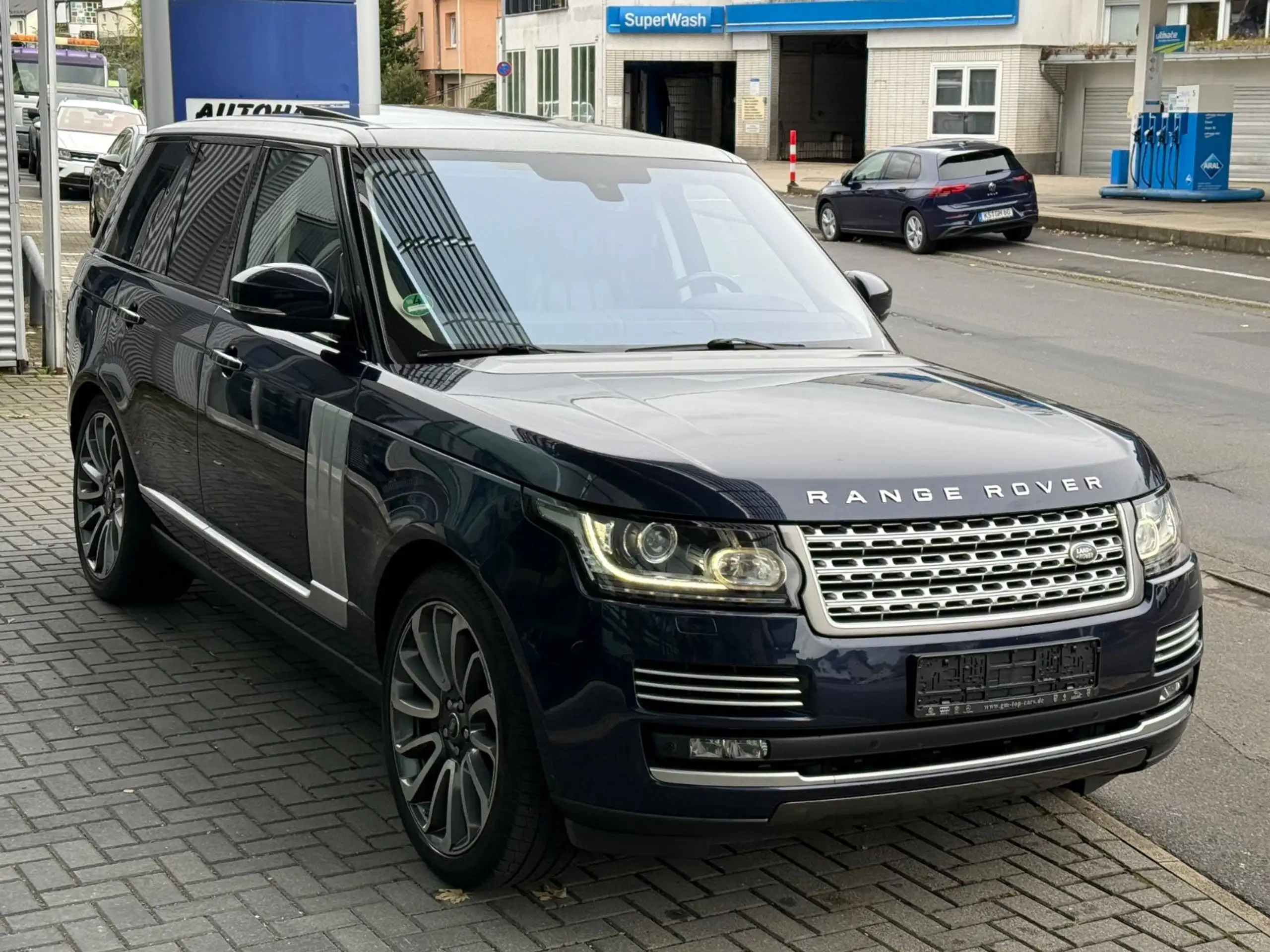 Land Rover - Range Rover