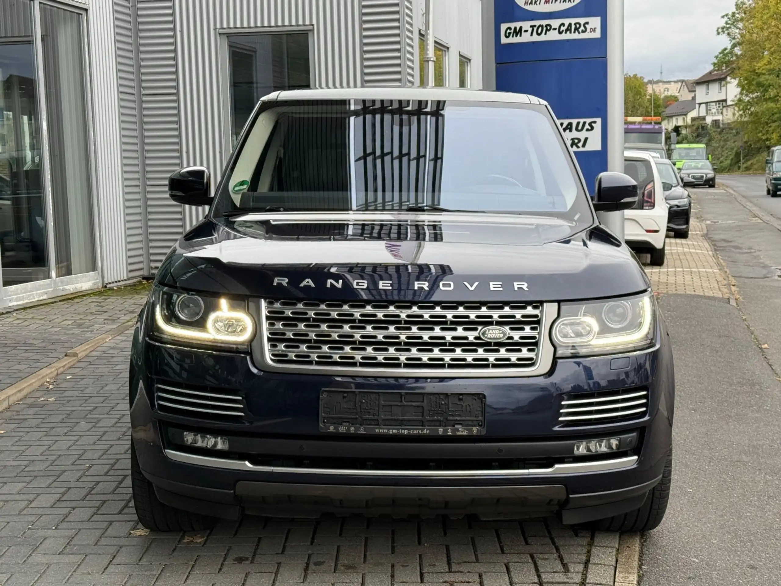 Land Rover - Range Rover