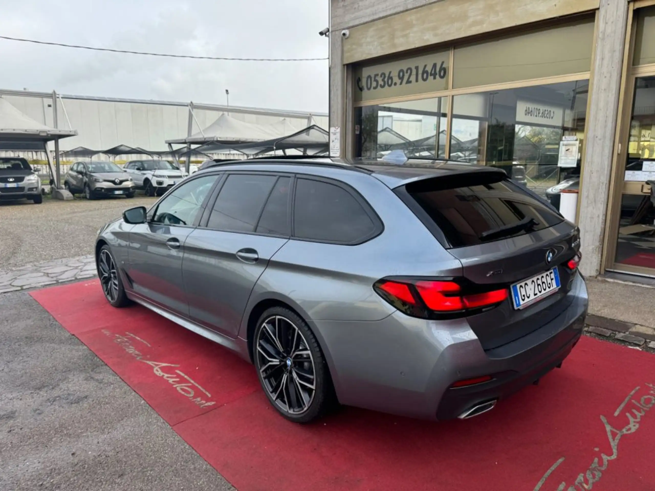 BMW - 520