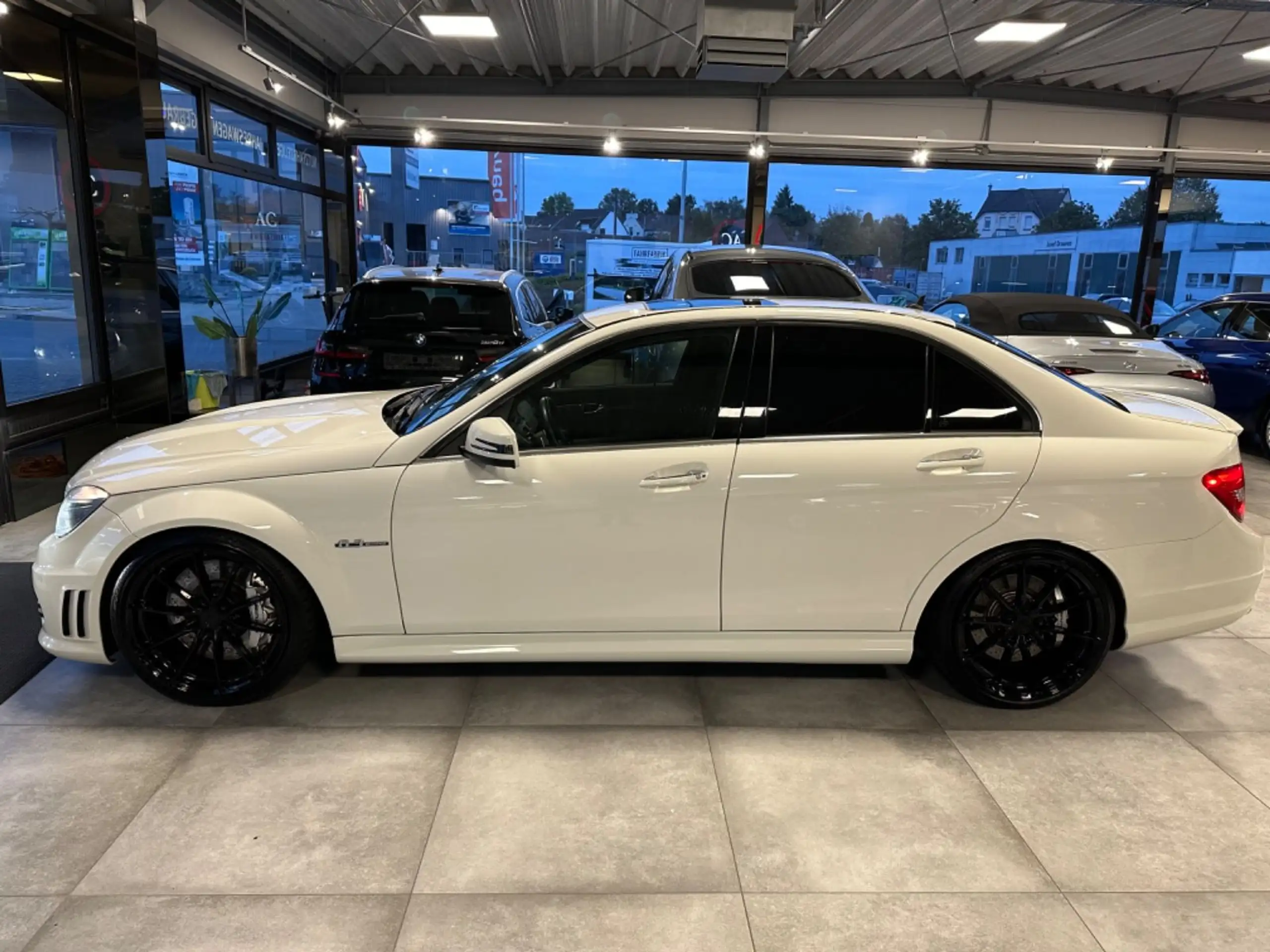 Mercedes-Benz - C 63 AMG