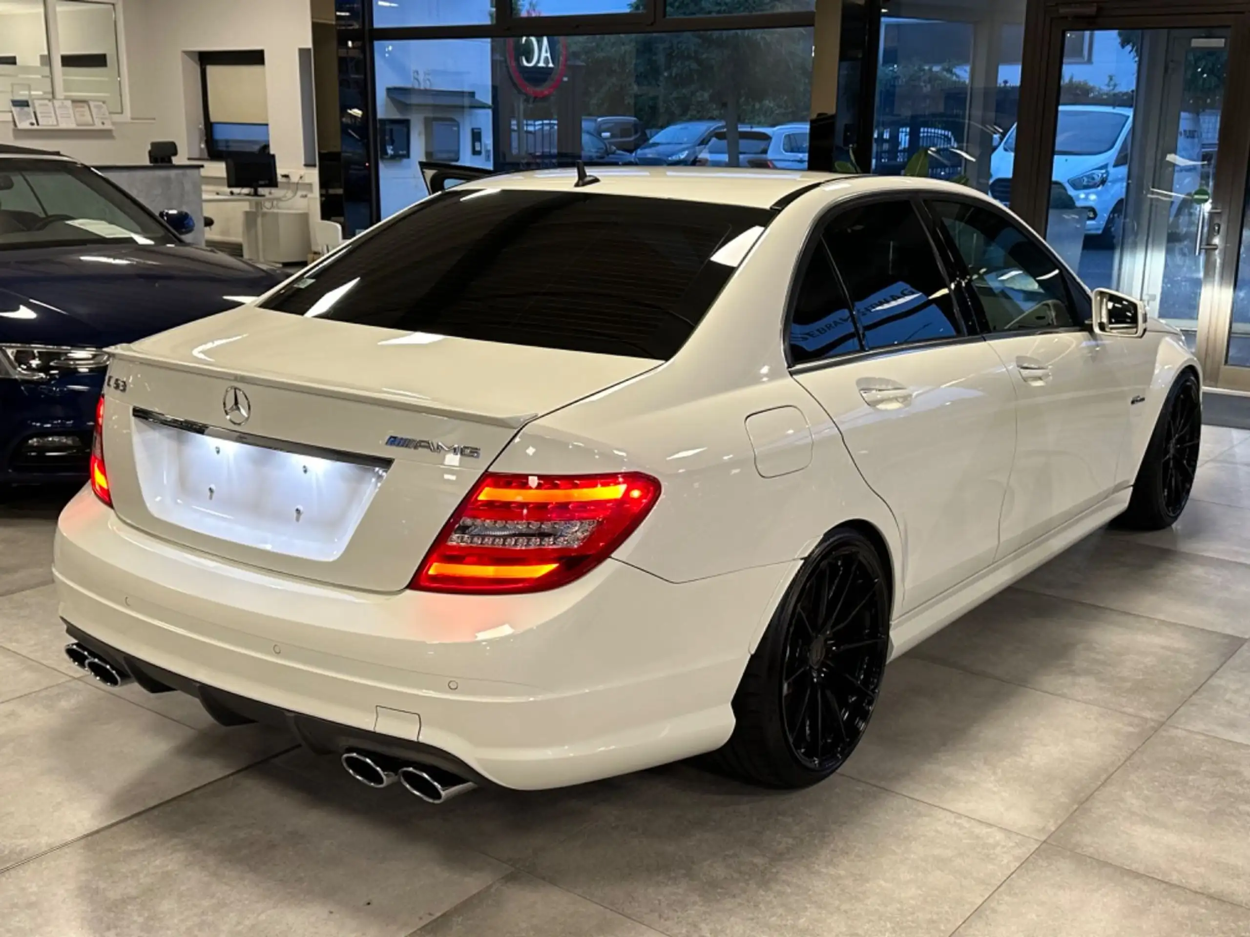 Mercedes-Benz - C 63 AMG