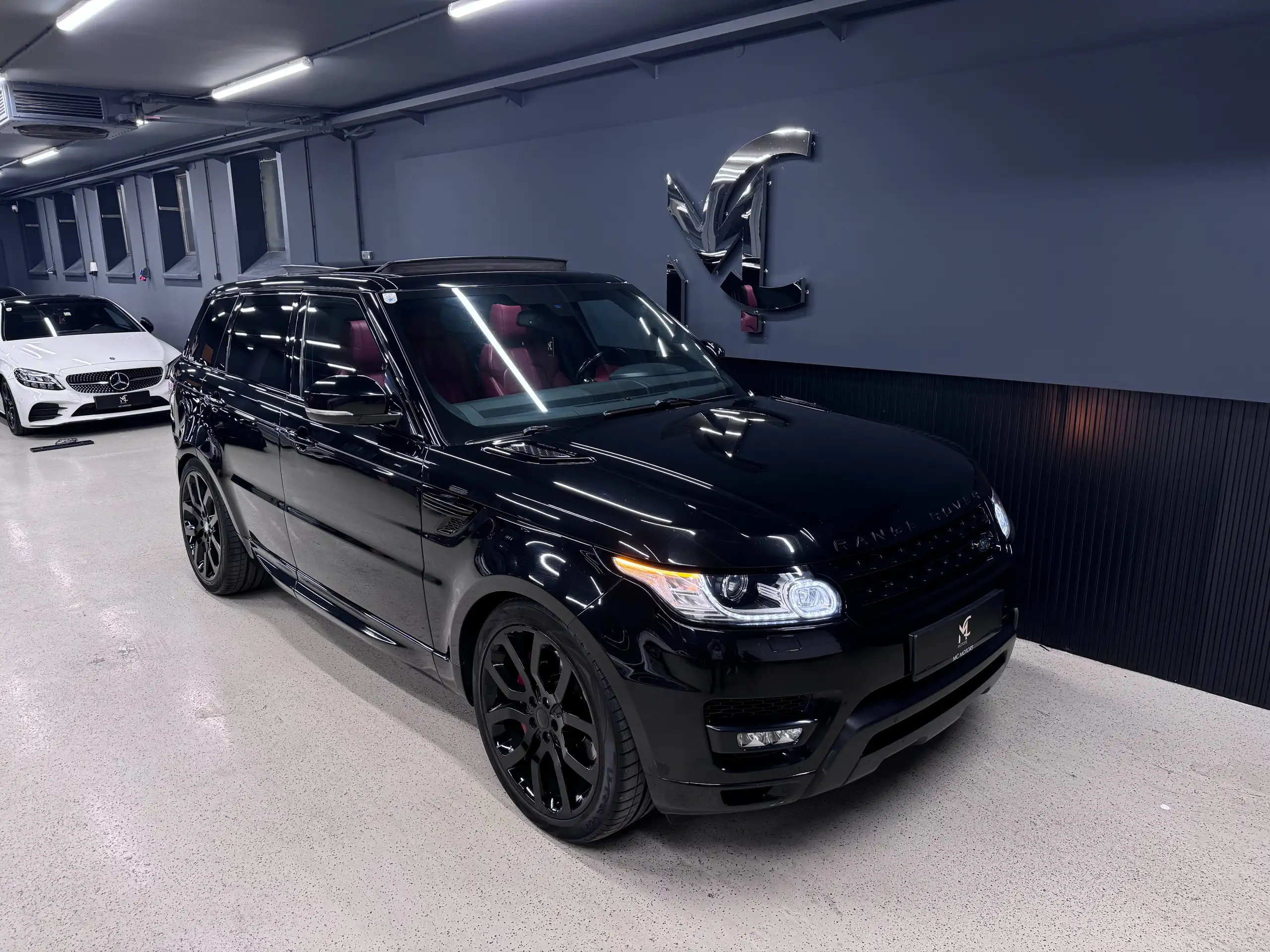 Land Rover - Range Rover Sport