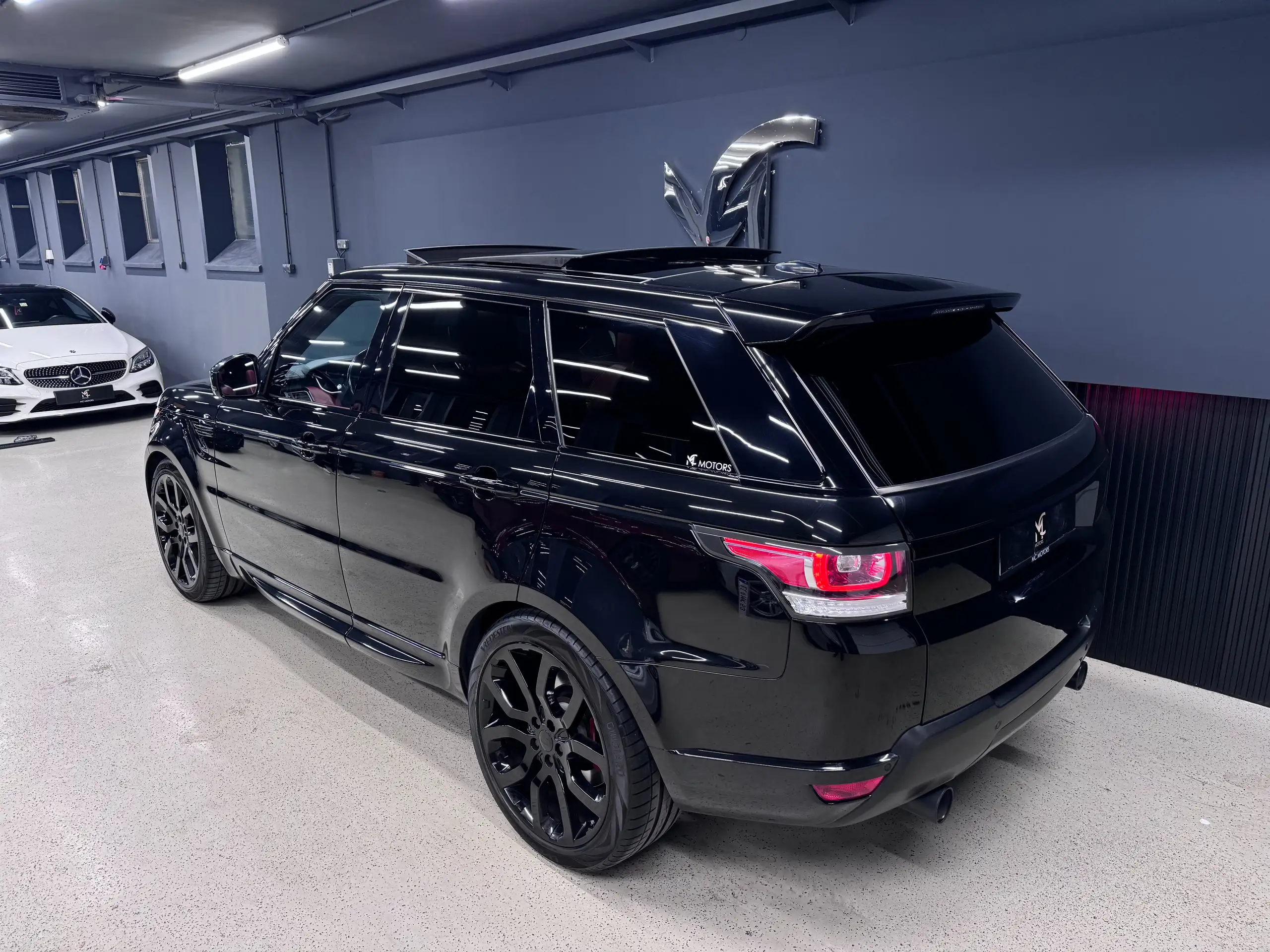 Land Rover - Range Rover Sport