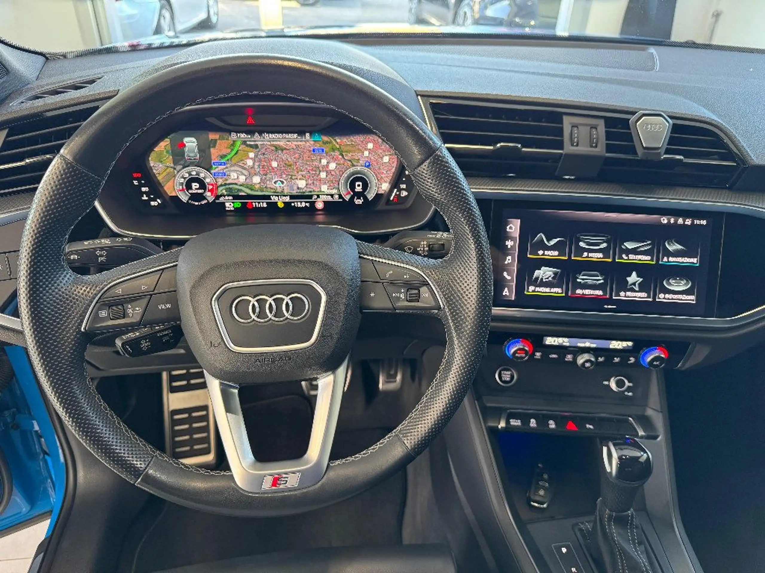 Audi - Q3