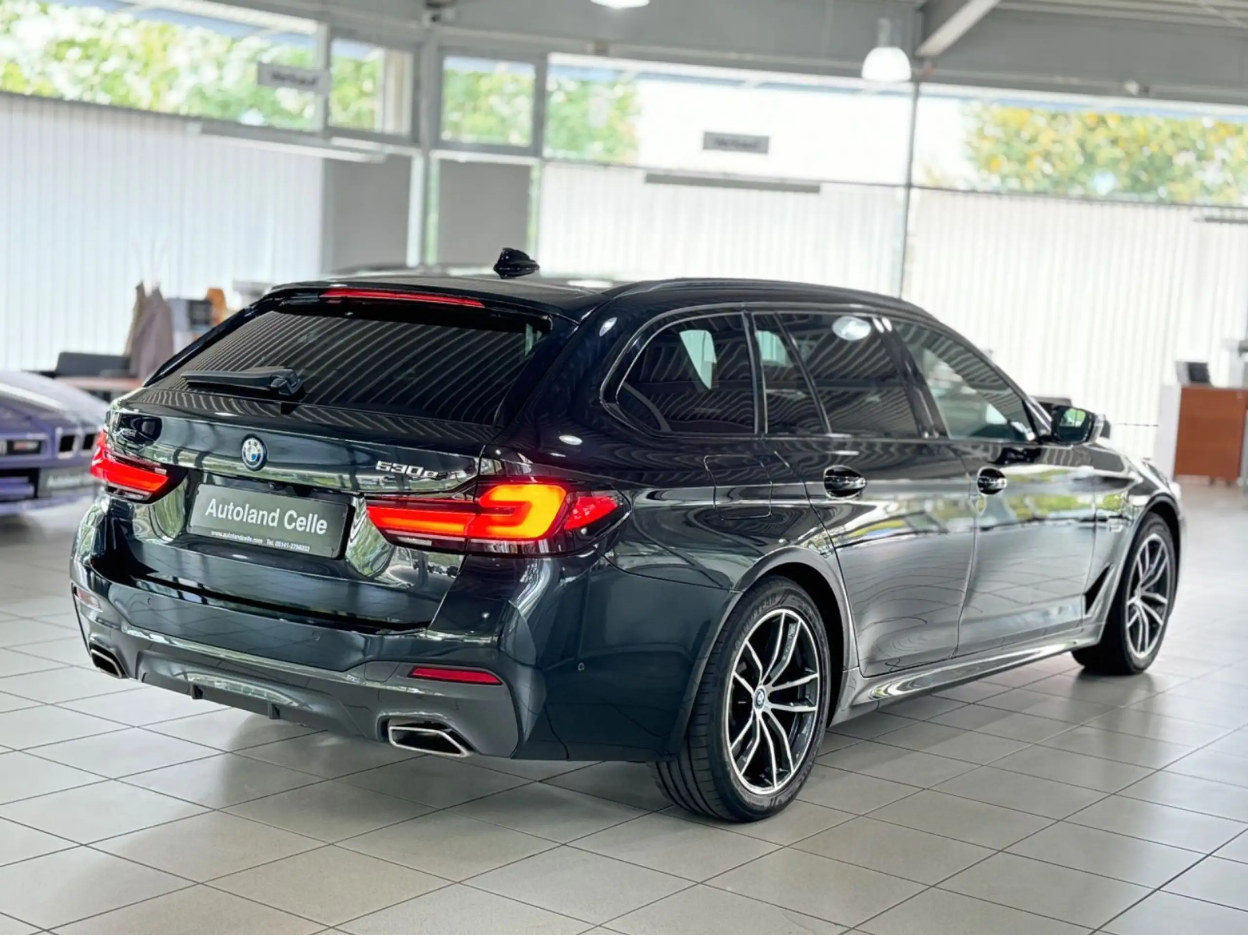 BMW - 530