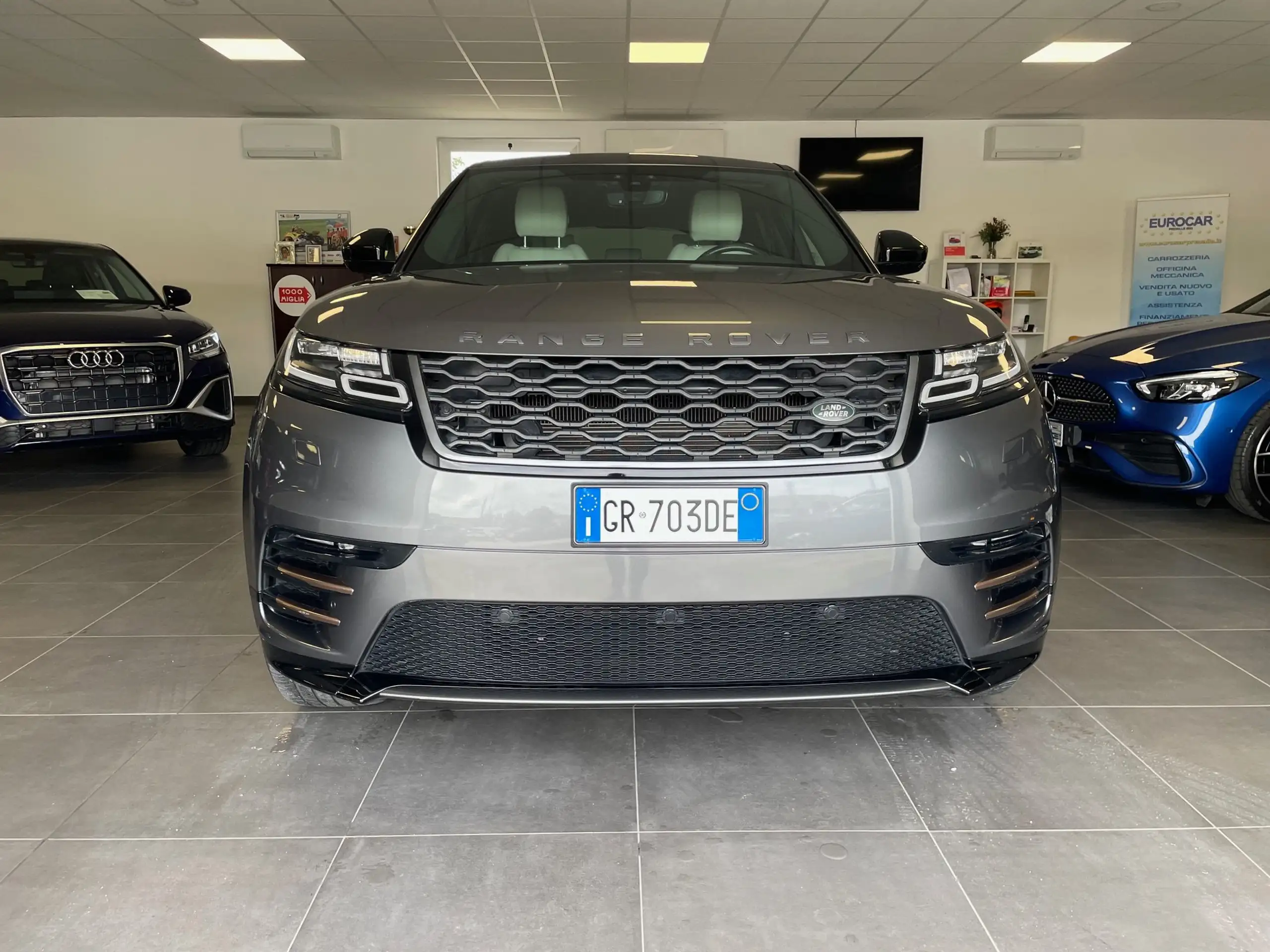 Land Rover - Range Rover Velar