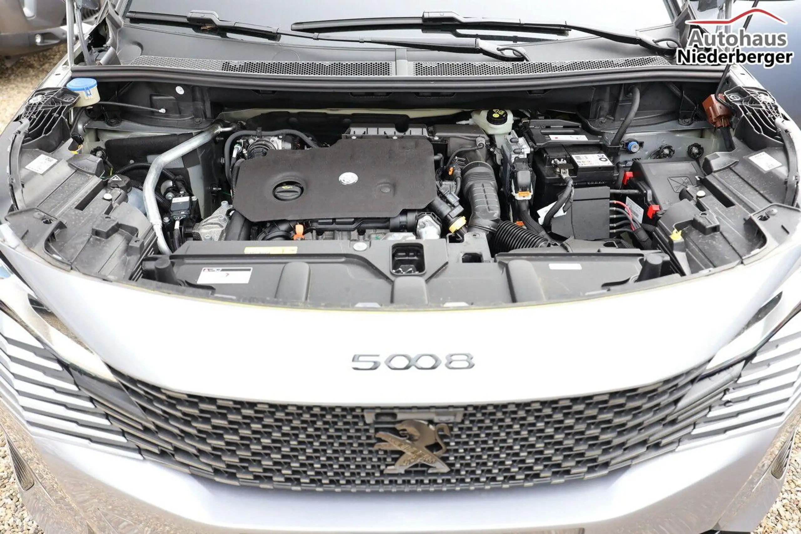 Peugeot - 5008