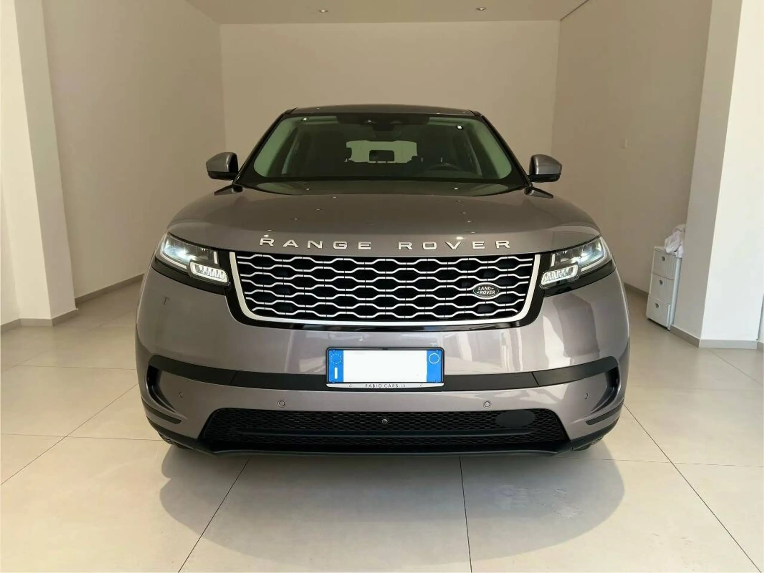 Land Rover - Range Rover Velar