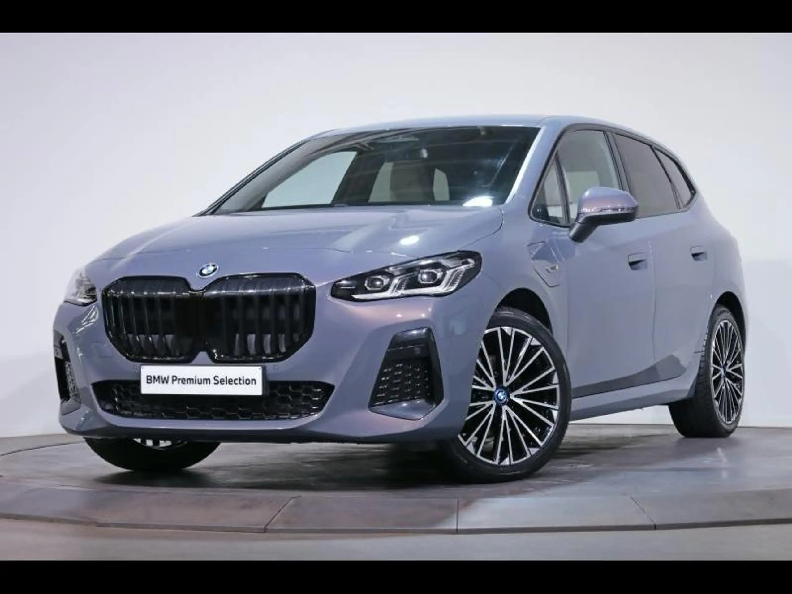 BMW 225 2022