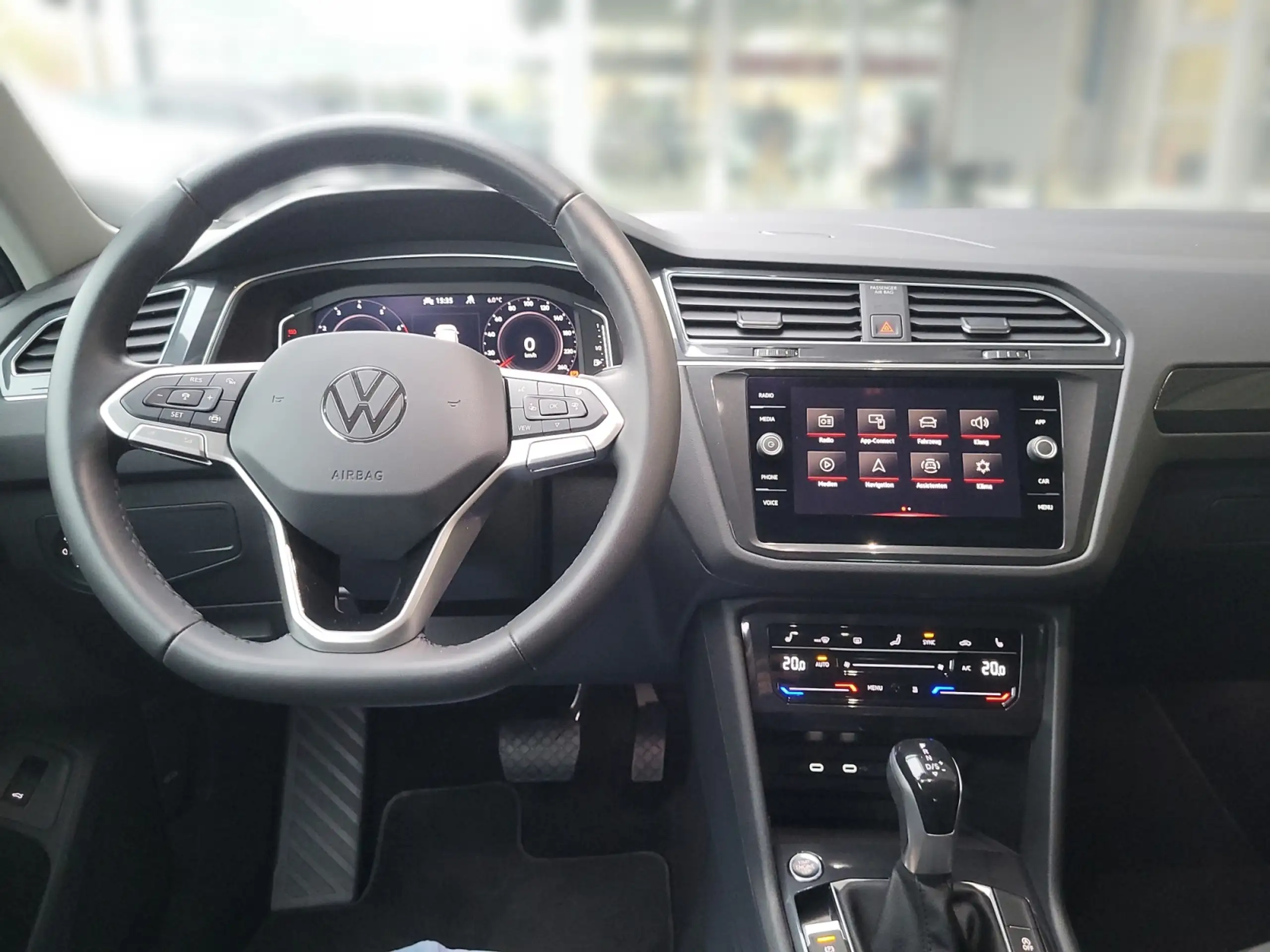 Volkswagen - Tiguan