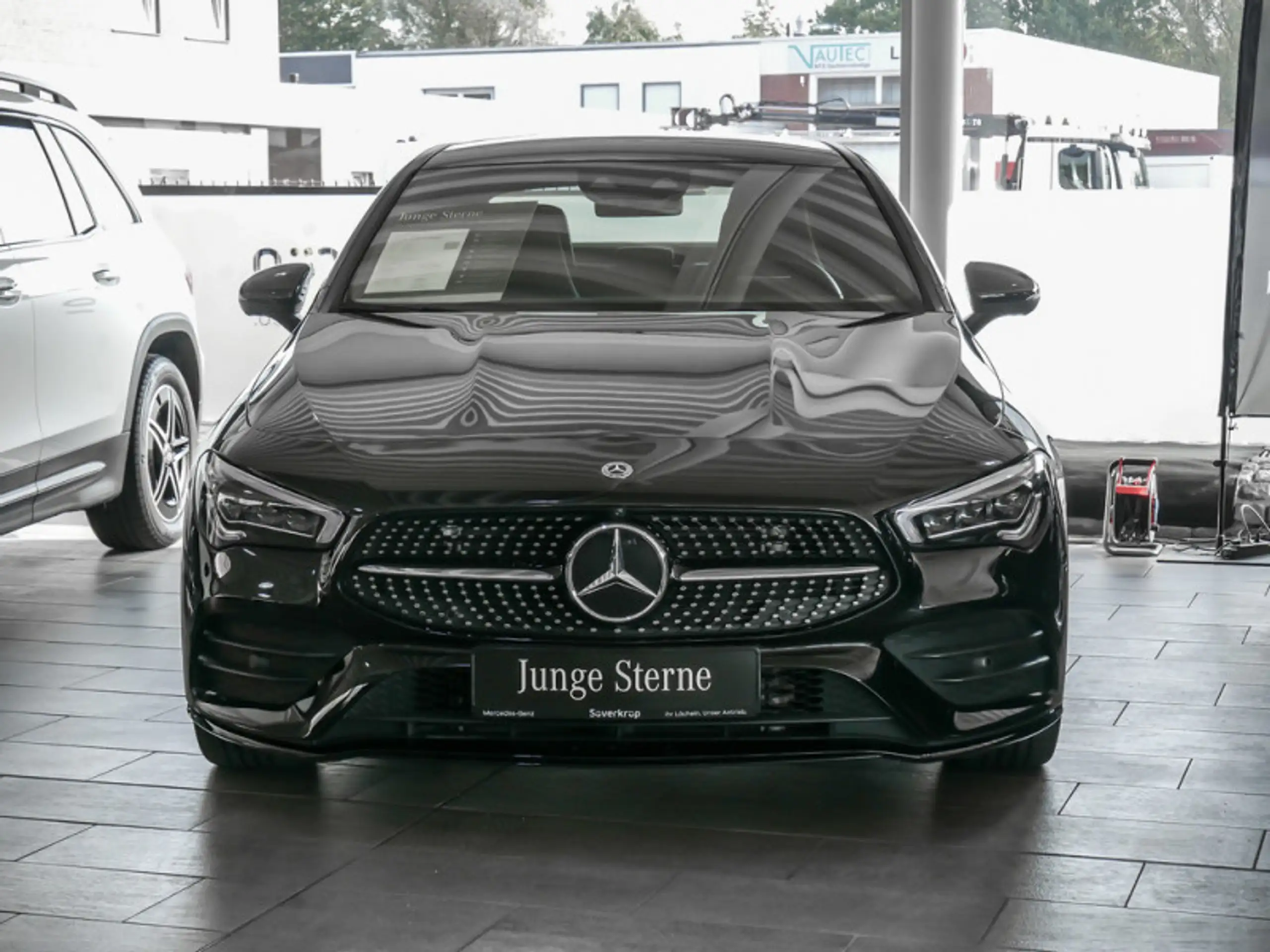 Mercedes-Benz - CLA 250