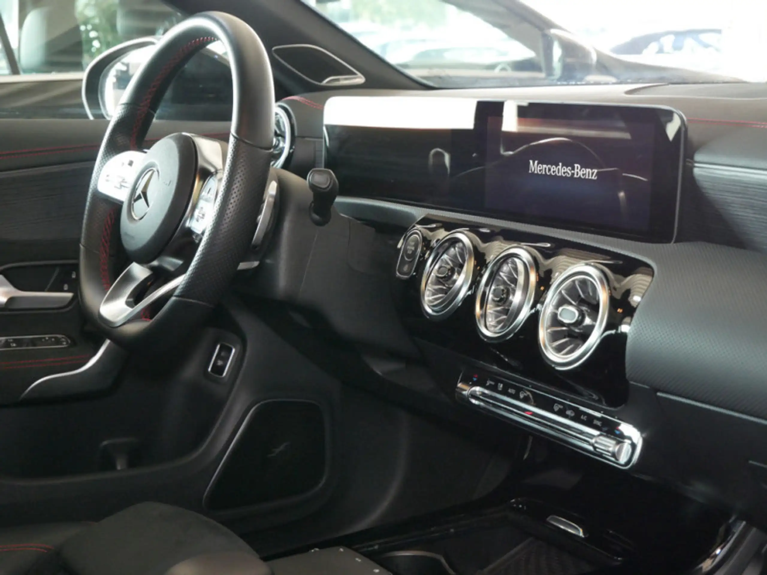 Mercedes-Benz - CLA 250