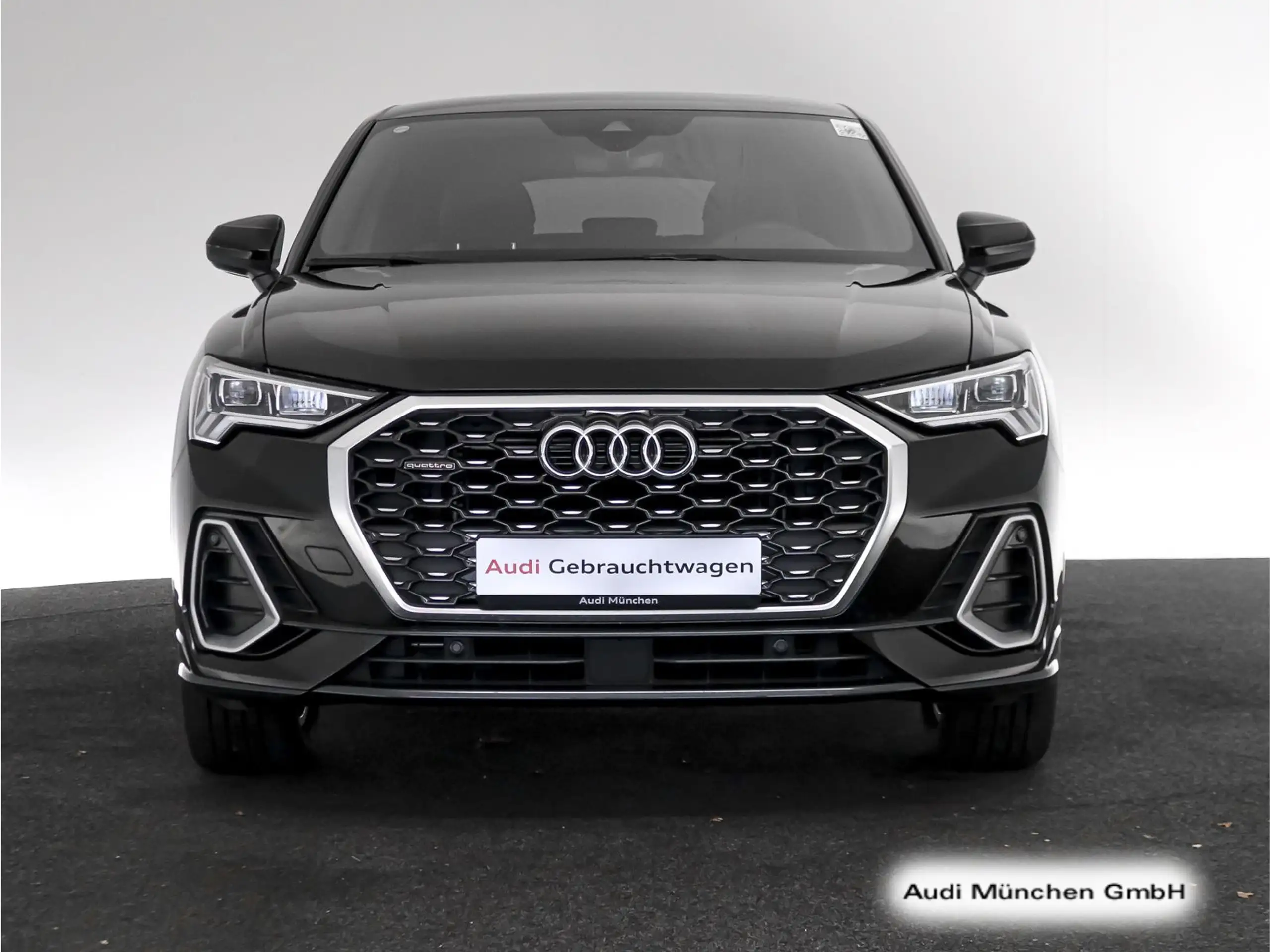 Audi - Q3