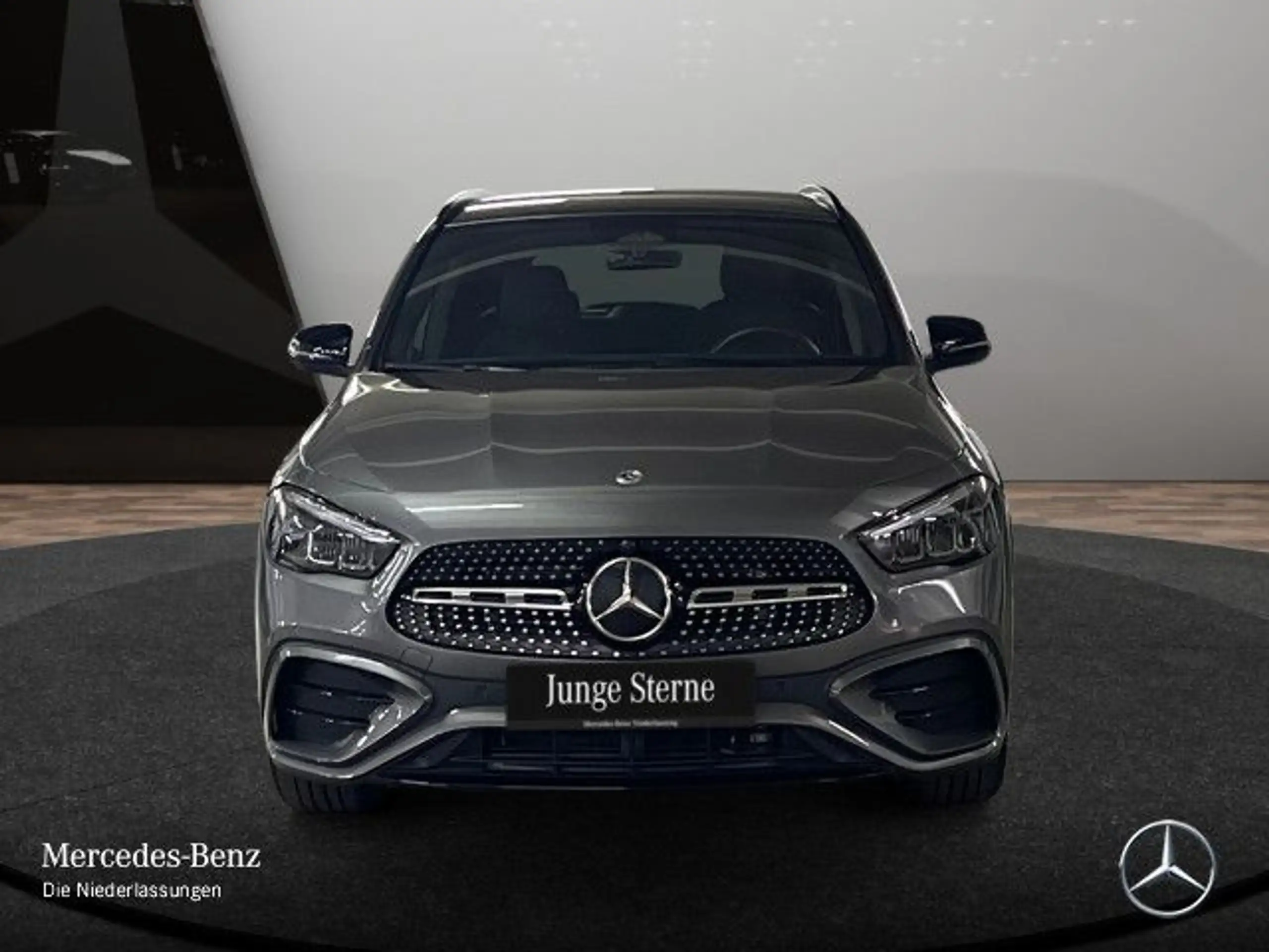 Mercedes-Benz - GLA 200