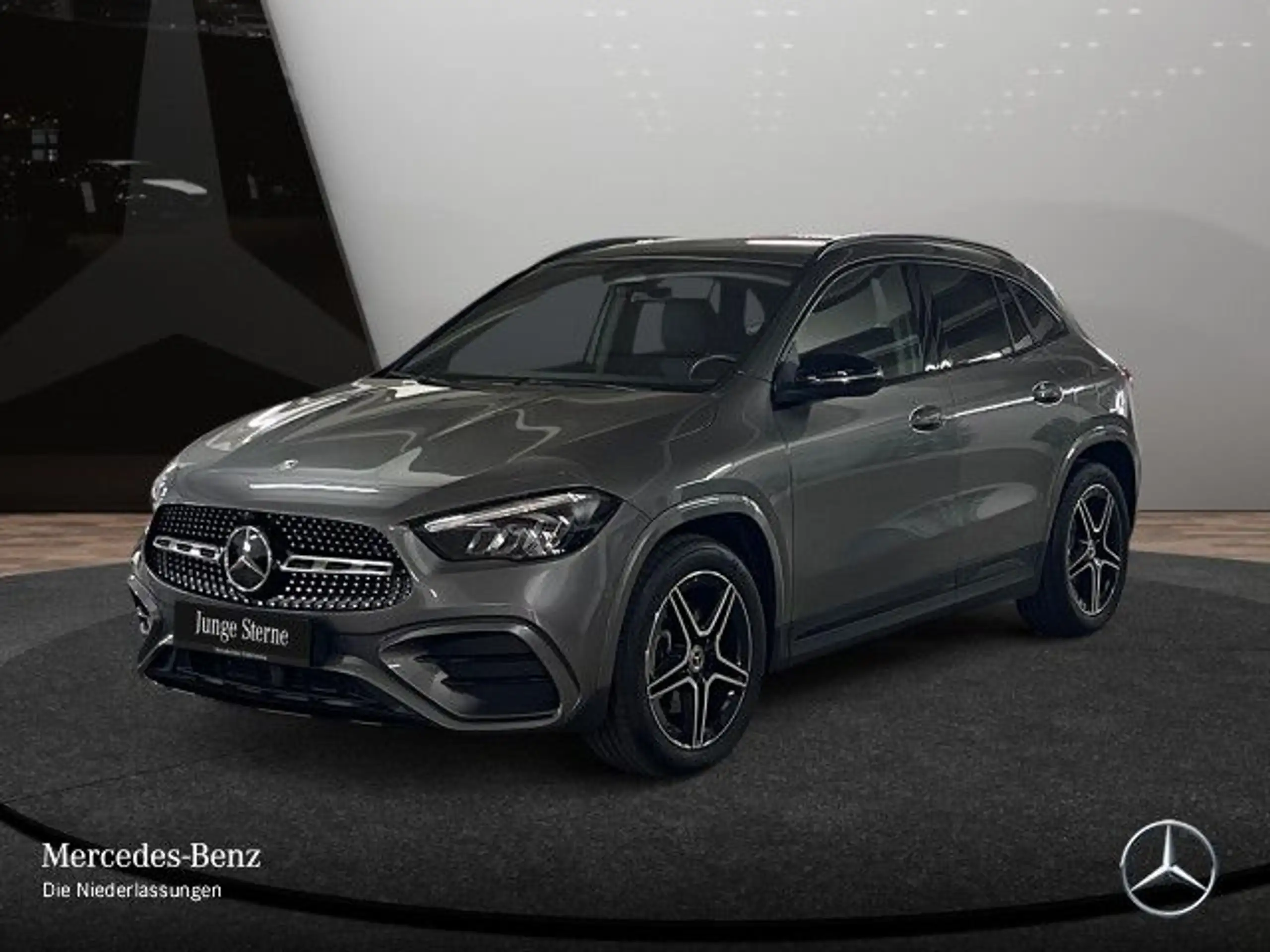 Mercedes-Benz - GLA 200