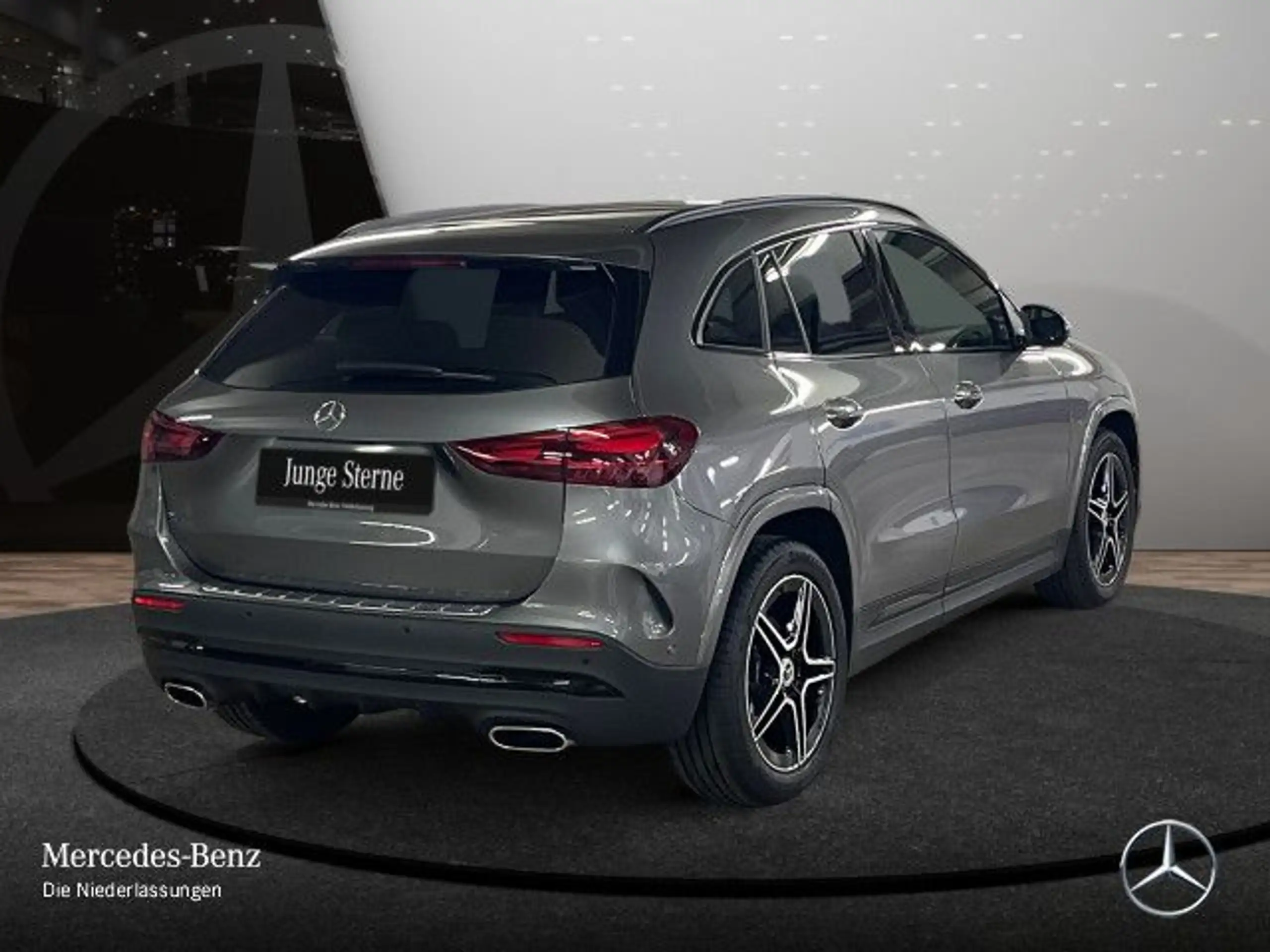 Mercedes-Benz - GLA 200